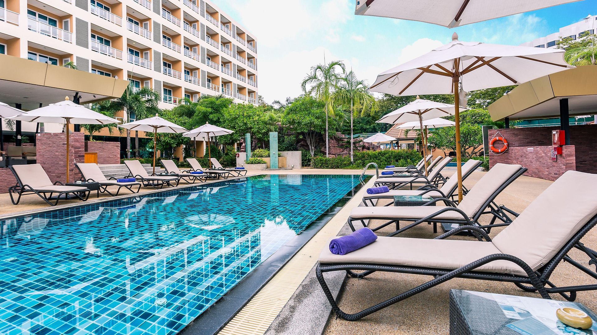 โรงแรม โนวา แพล็ททินัม - Sha Extra 4*