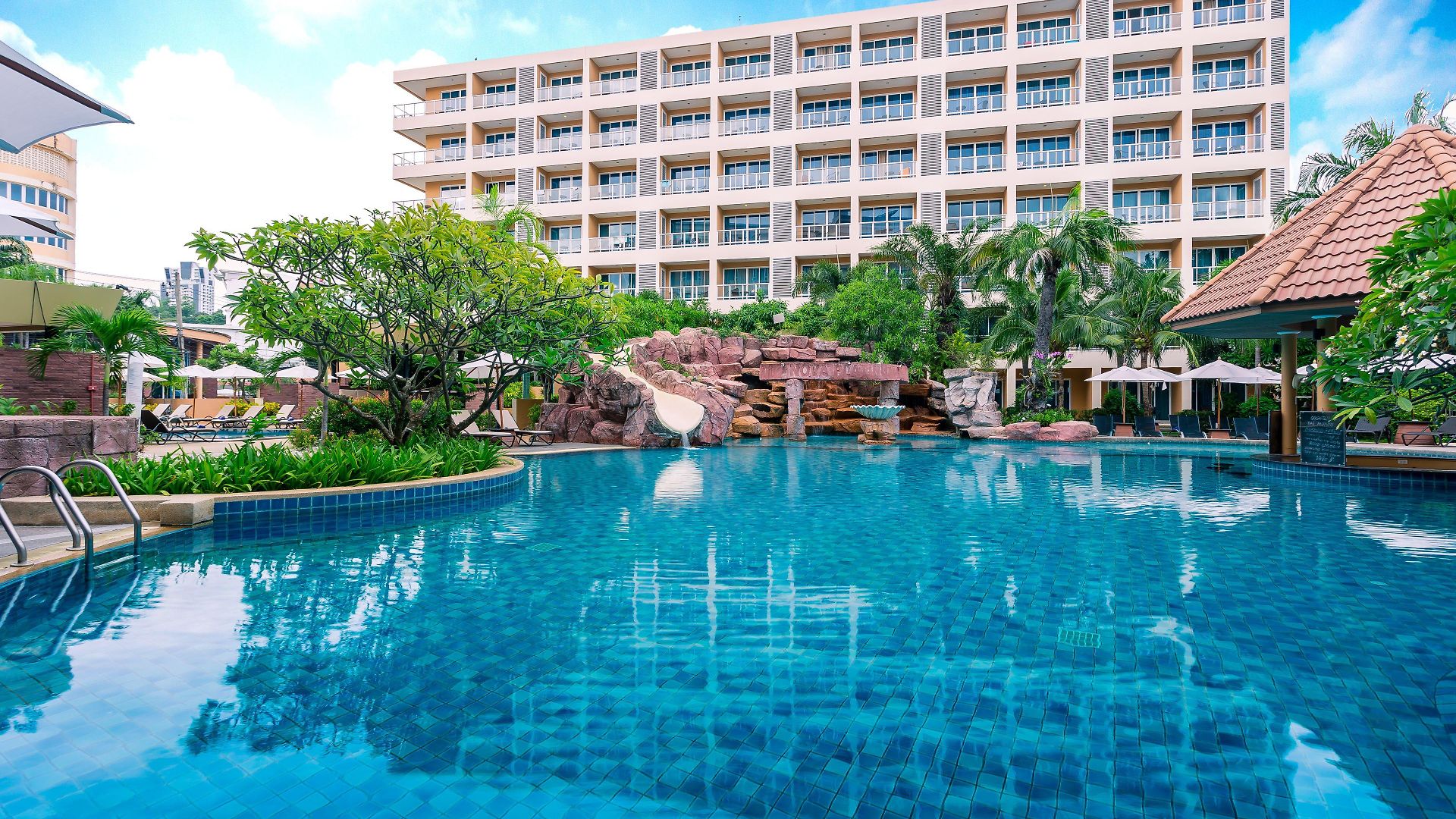 โรงแรม โนวา แพล็ททินัม - Sha Extra 4*