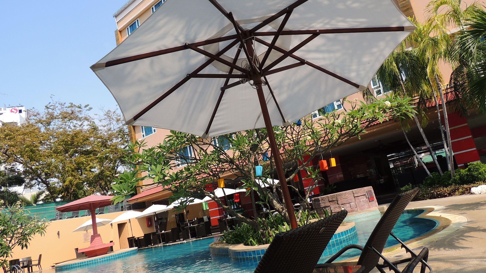 โรงแรม โนวา แพล็ททินัม - Sha Extra 4*