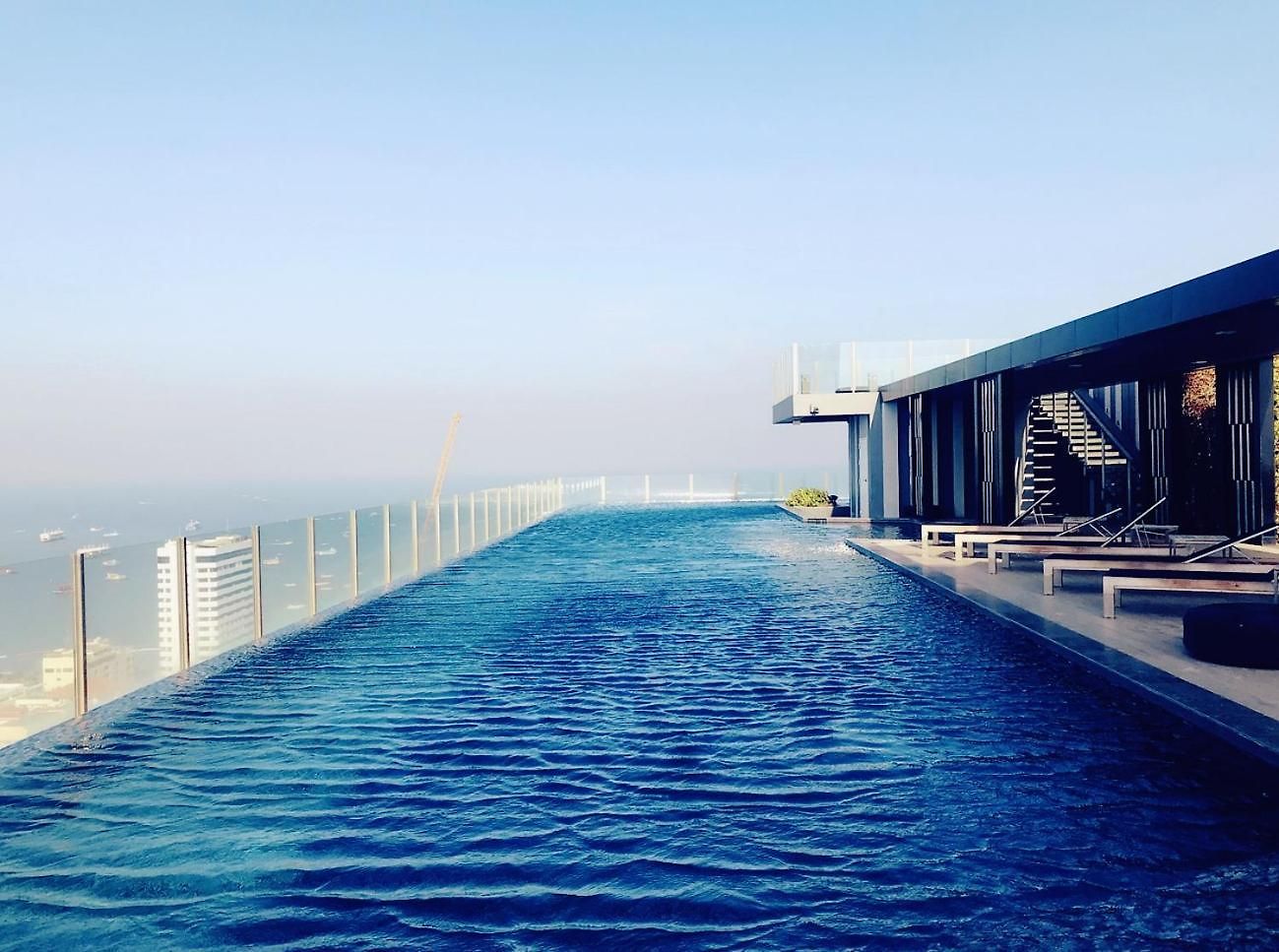 The Base Sea View *