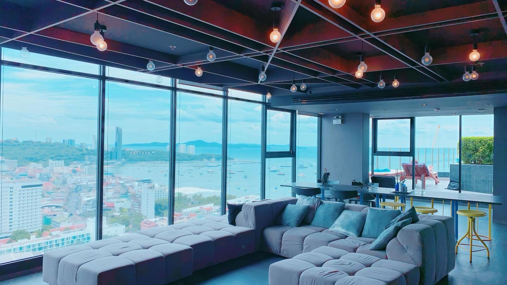 The Base Sea View * Pattaya