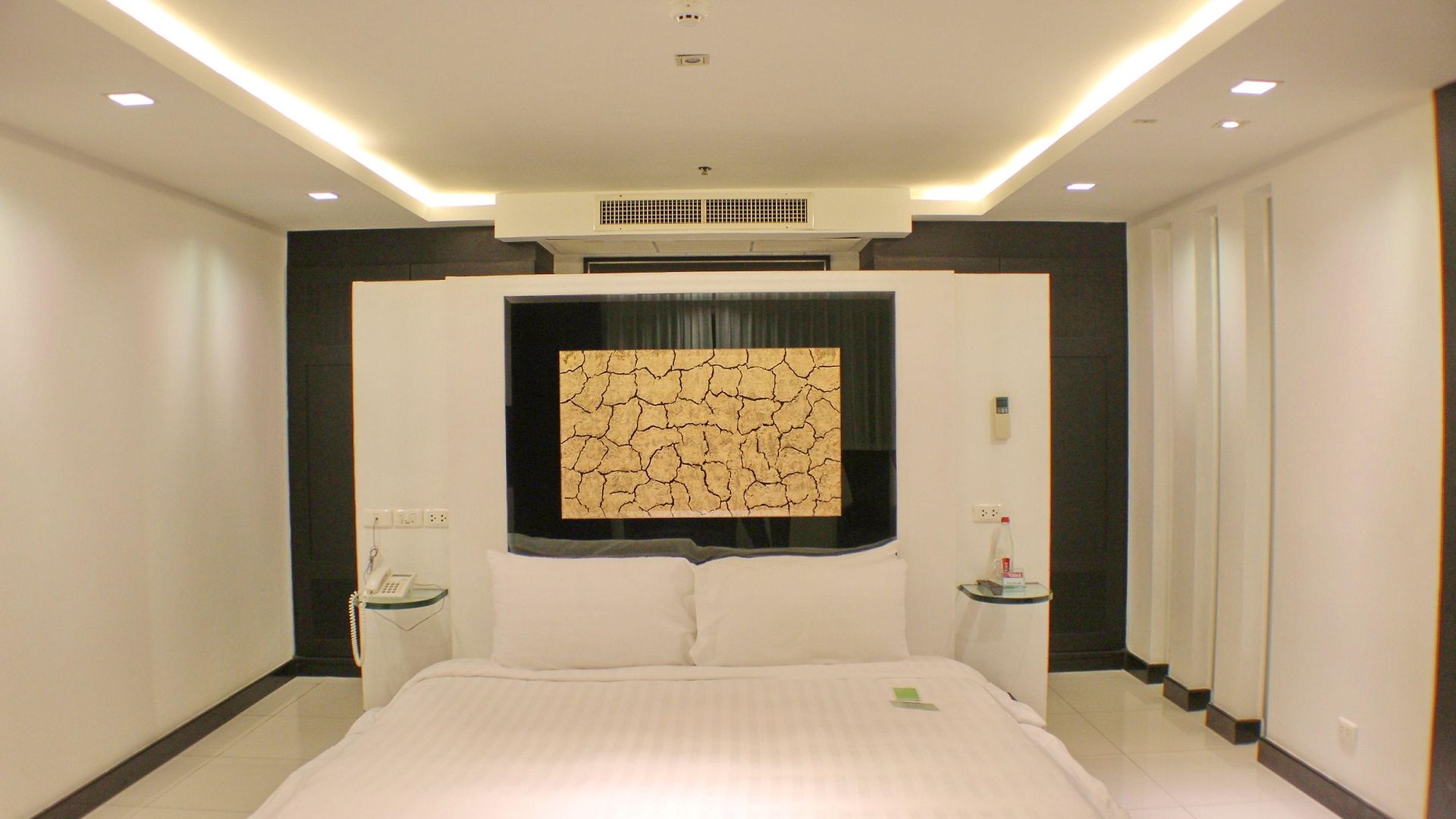 โรงแรม Nova By Compass Hospitality