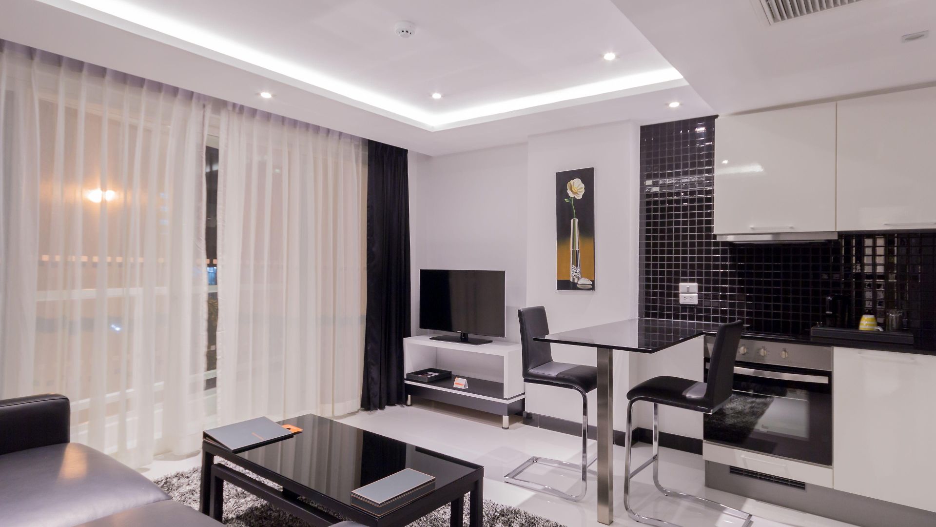 โรงแรม Nova By Compass Hospitality