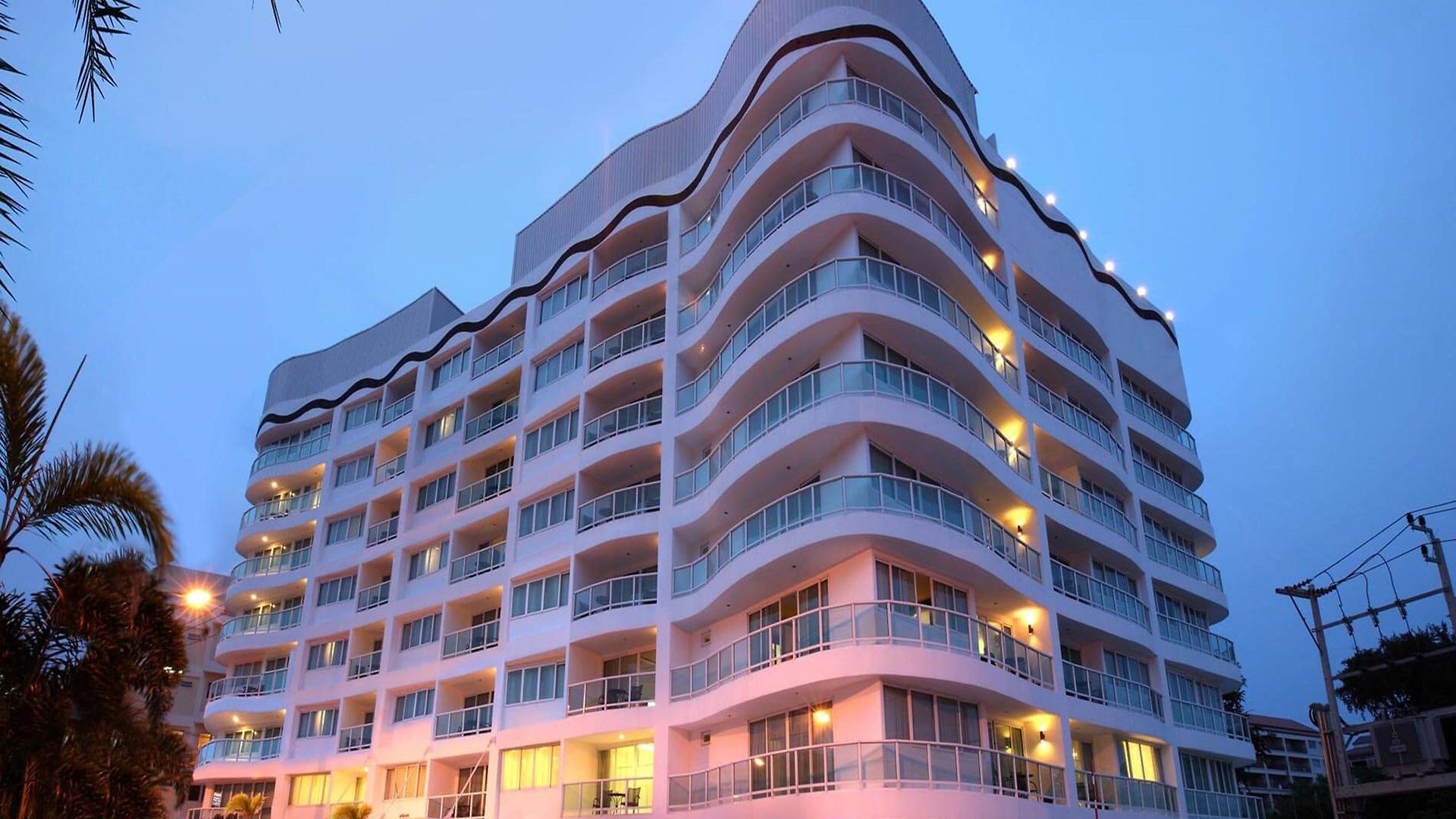 โรงแรม Nova By Compass Hospitality 4*