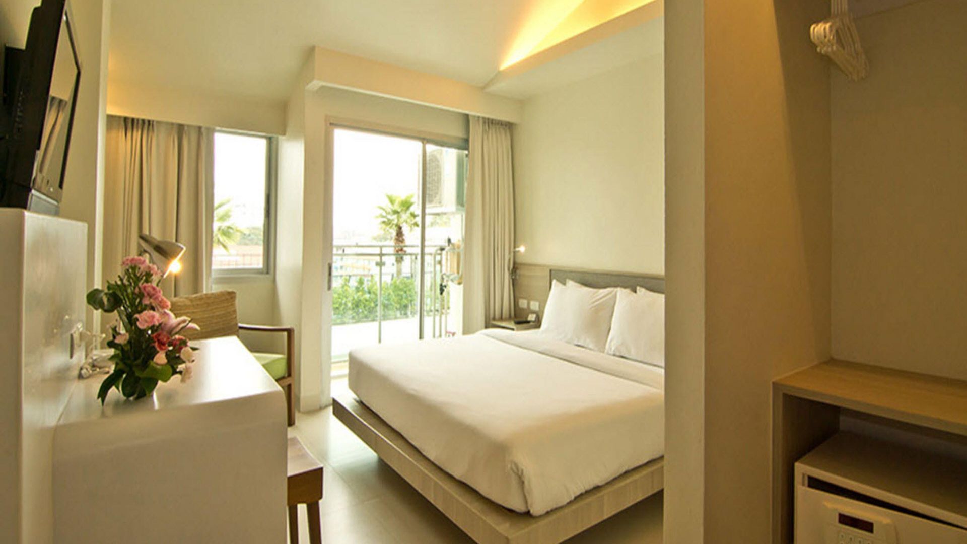 Sunshine & Residences โรงแรม 3*