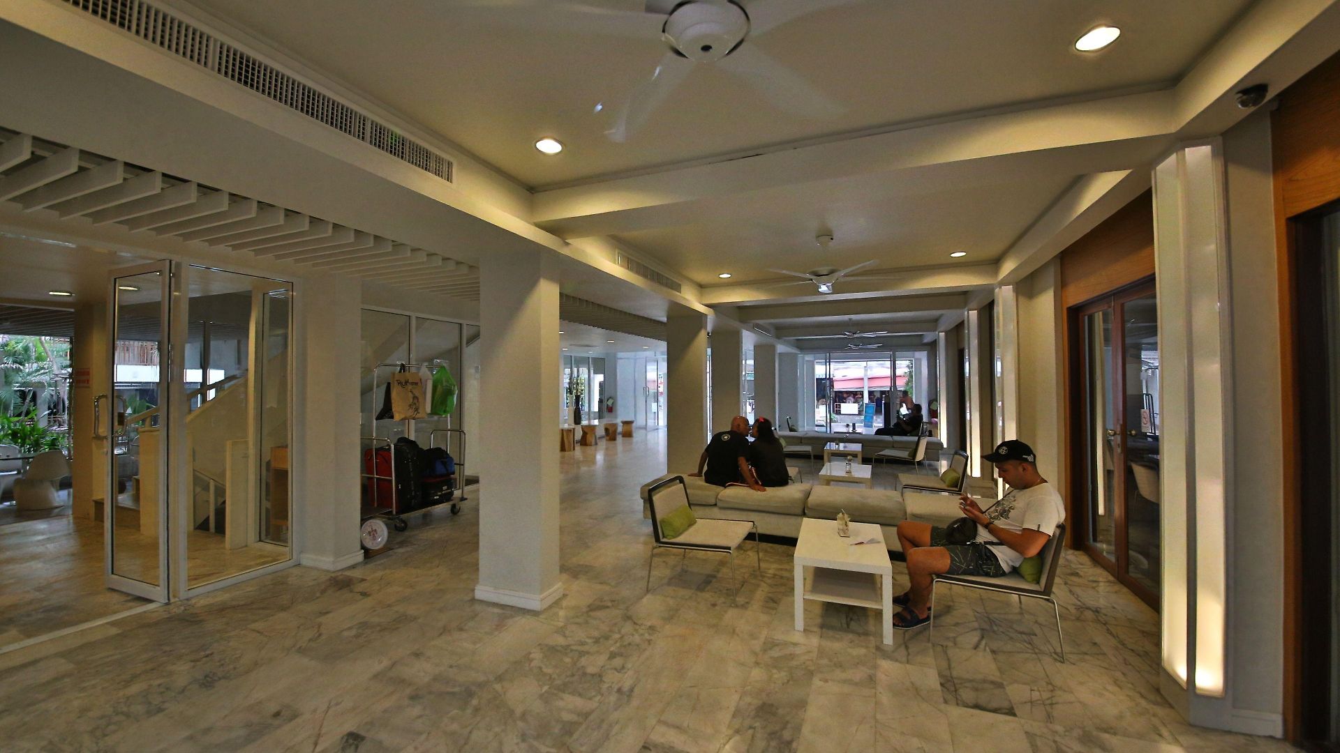 Sunshine & Residences โรงแรม
