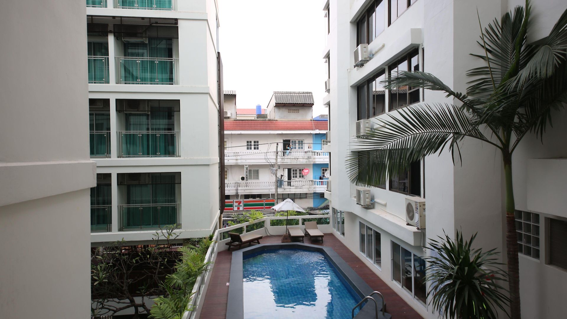 Sunshine & Residences โรงแรม