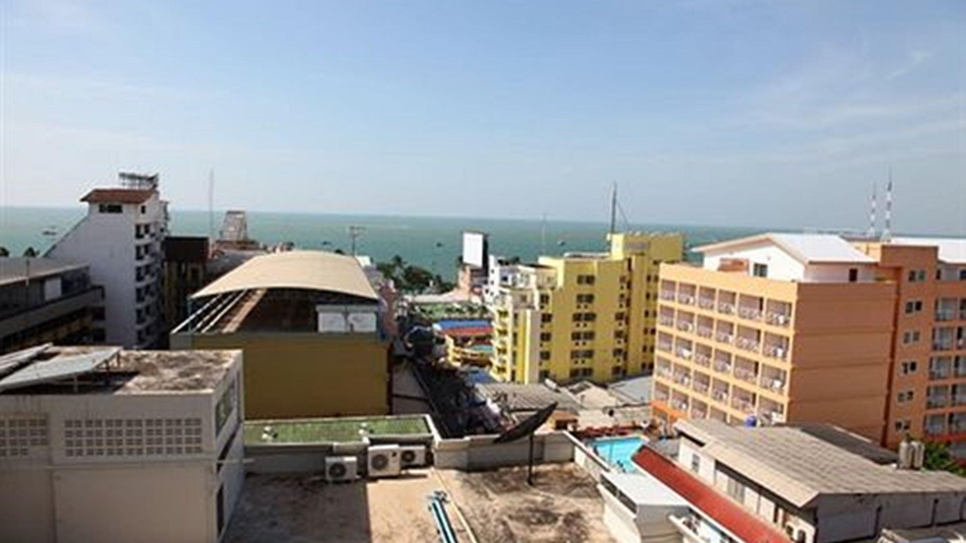 Sunshine & Residences Pattaya