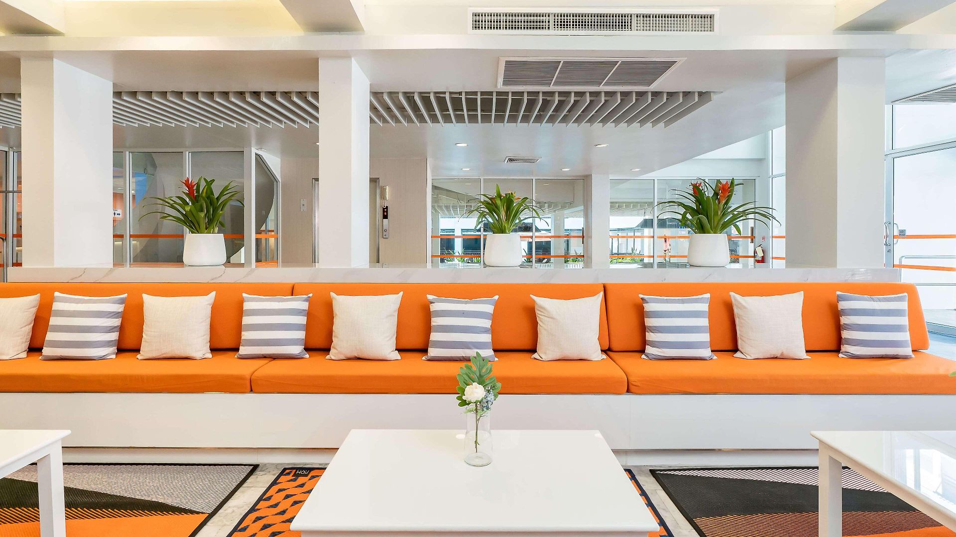 โรงแรม Sunshine & Residences 3*