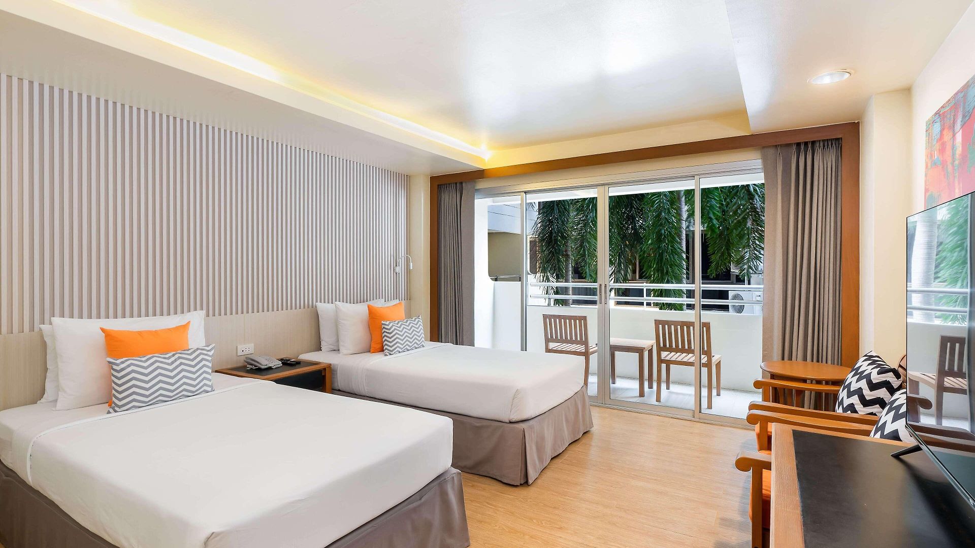 โรงแรม Sunshine & Residences