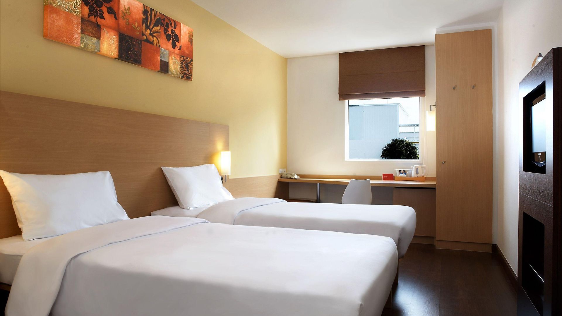 Ibis 3*