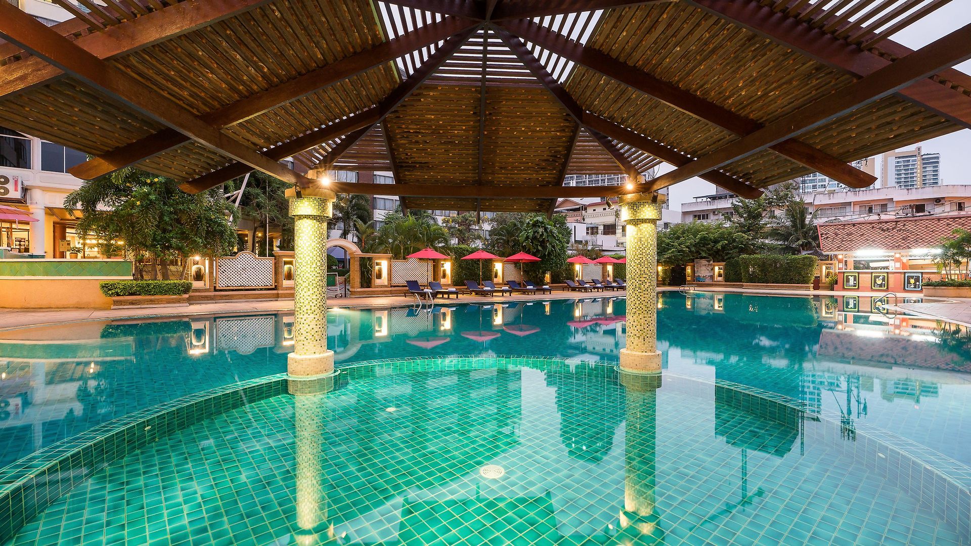 Hotel Mountain & Convention Center Pattaya