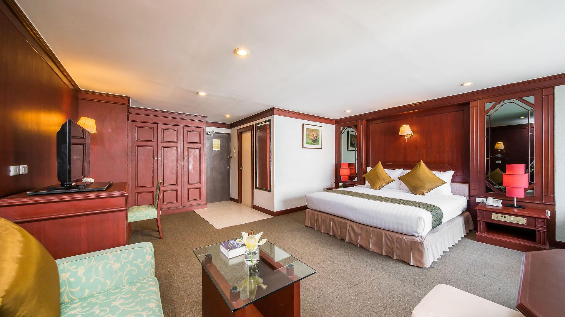 Mountain & Convention Center Hotel 4*