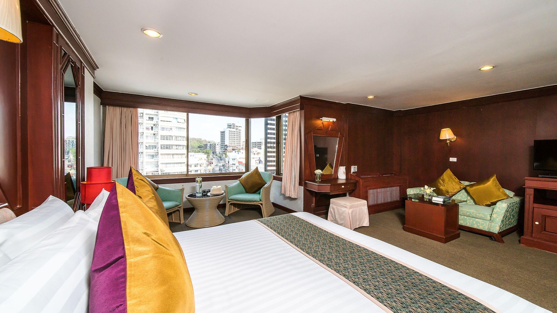 Mountain & Convention Center 4*