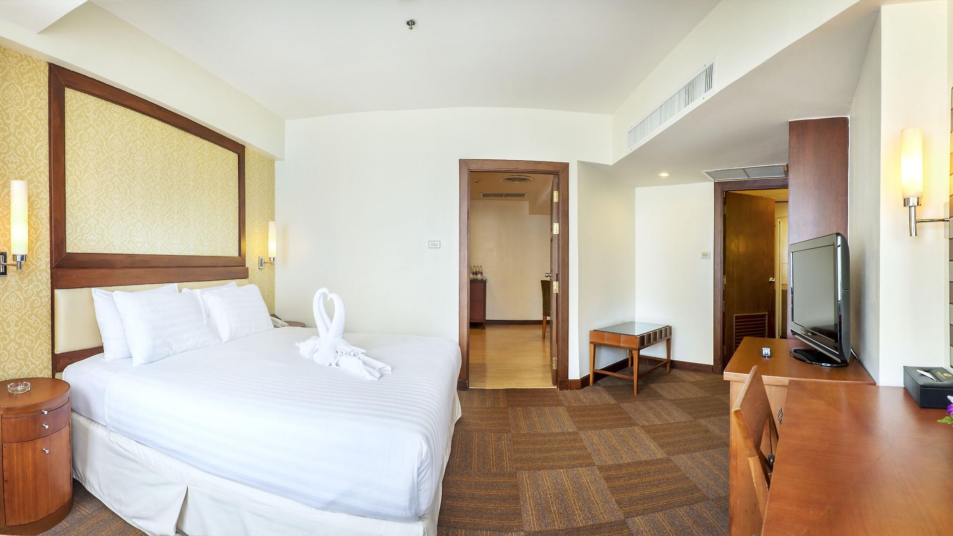 โรงแรม Jomtien Palm & - Family-friendly Pattaya