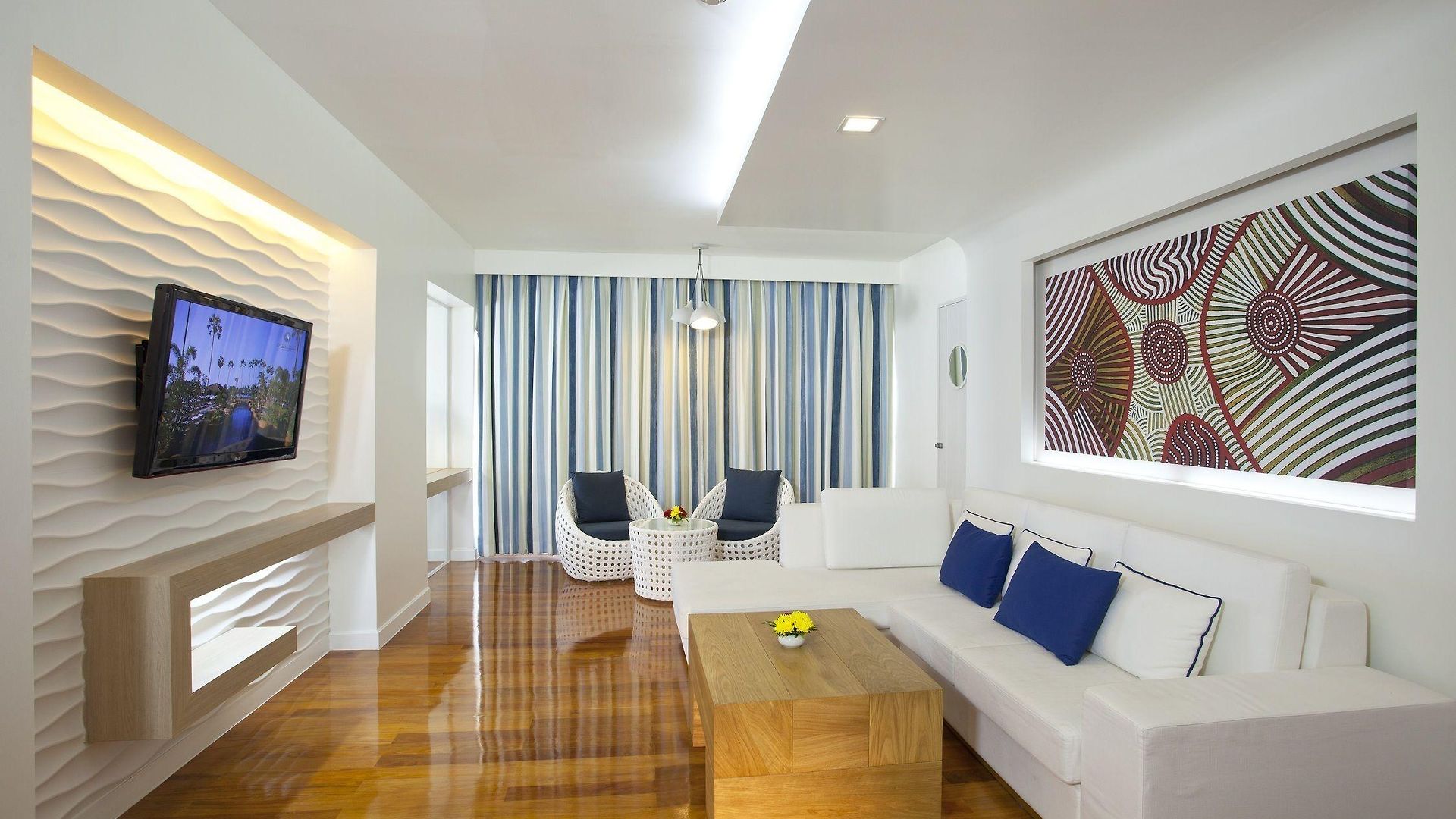 โรงแรม Jomtien Palm & - Family-friendly 5*