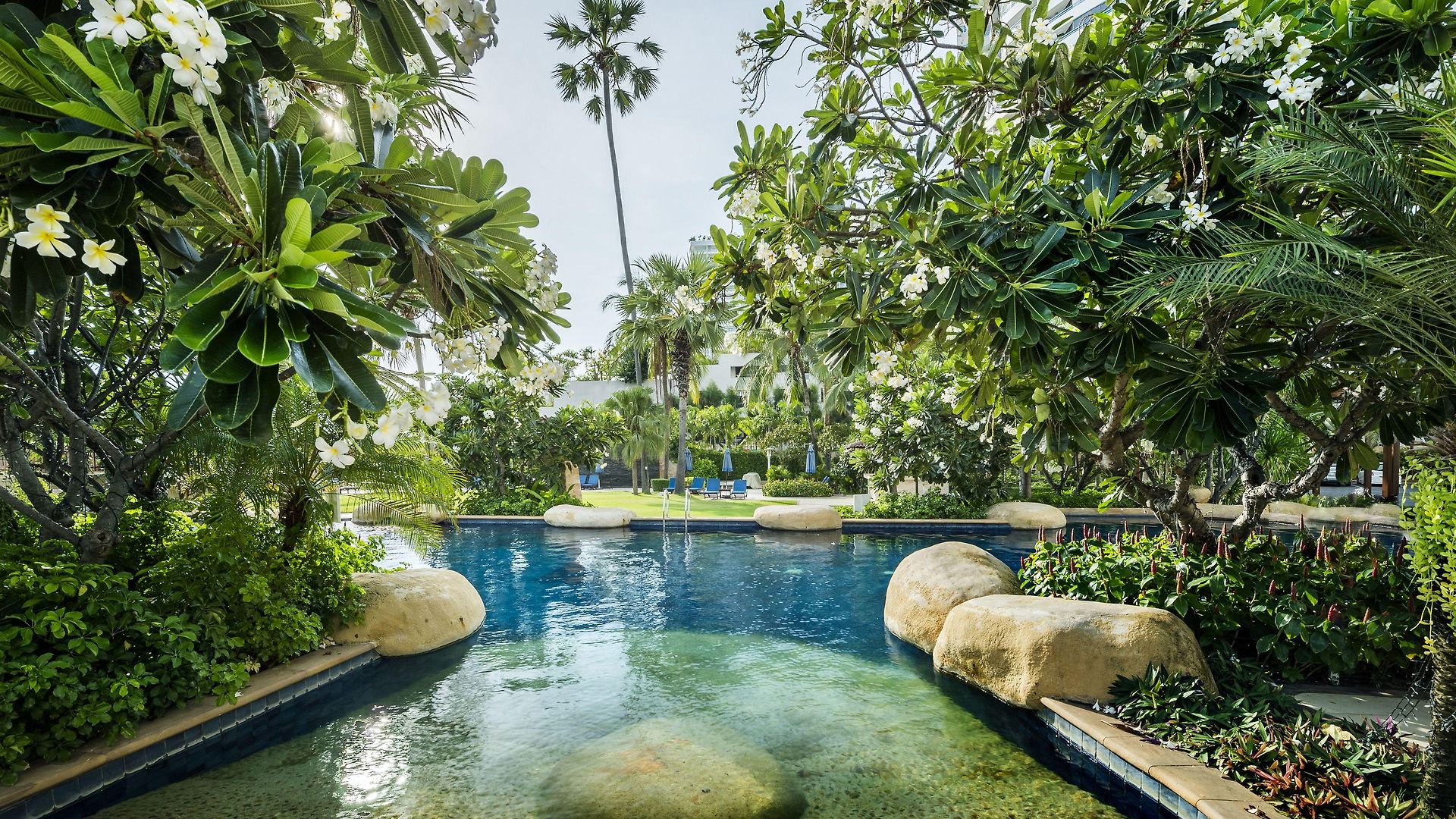 โรงแรม Jomtien Palm & - Family-friendly 5*