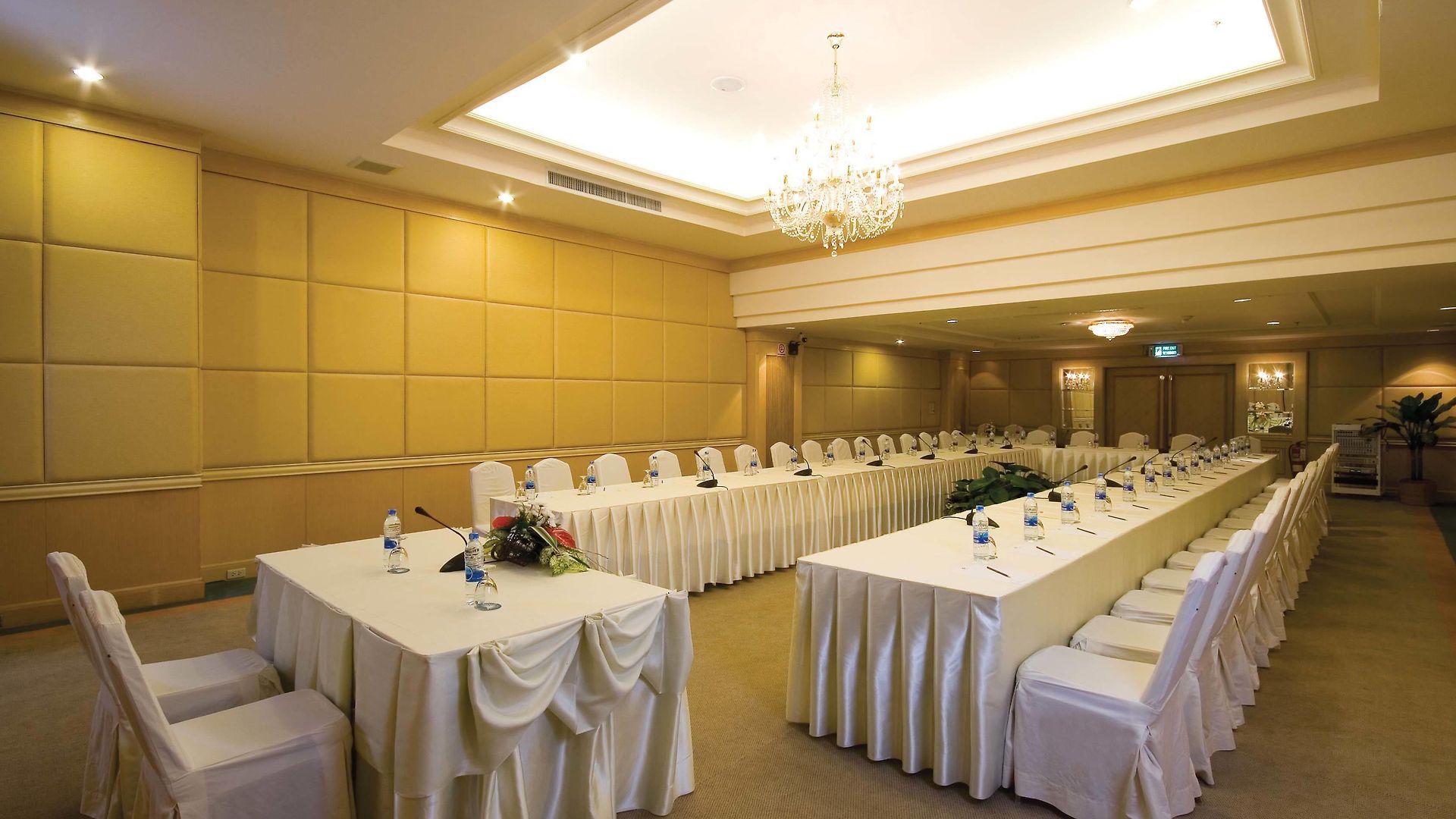 โรงแรม Jomtien Palm & - Family-friendly