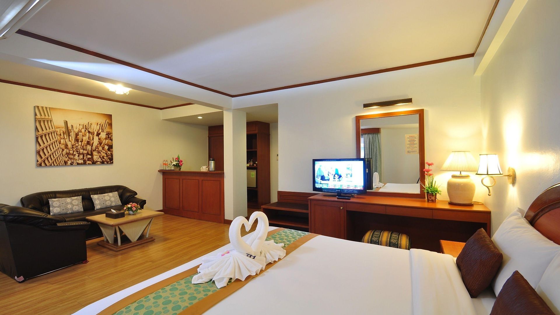 โรงแรม เดอะเบเวอร์ลีโฮเทลพัทยา Pattaya
