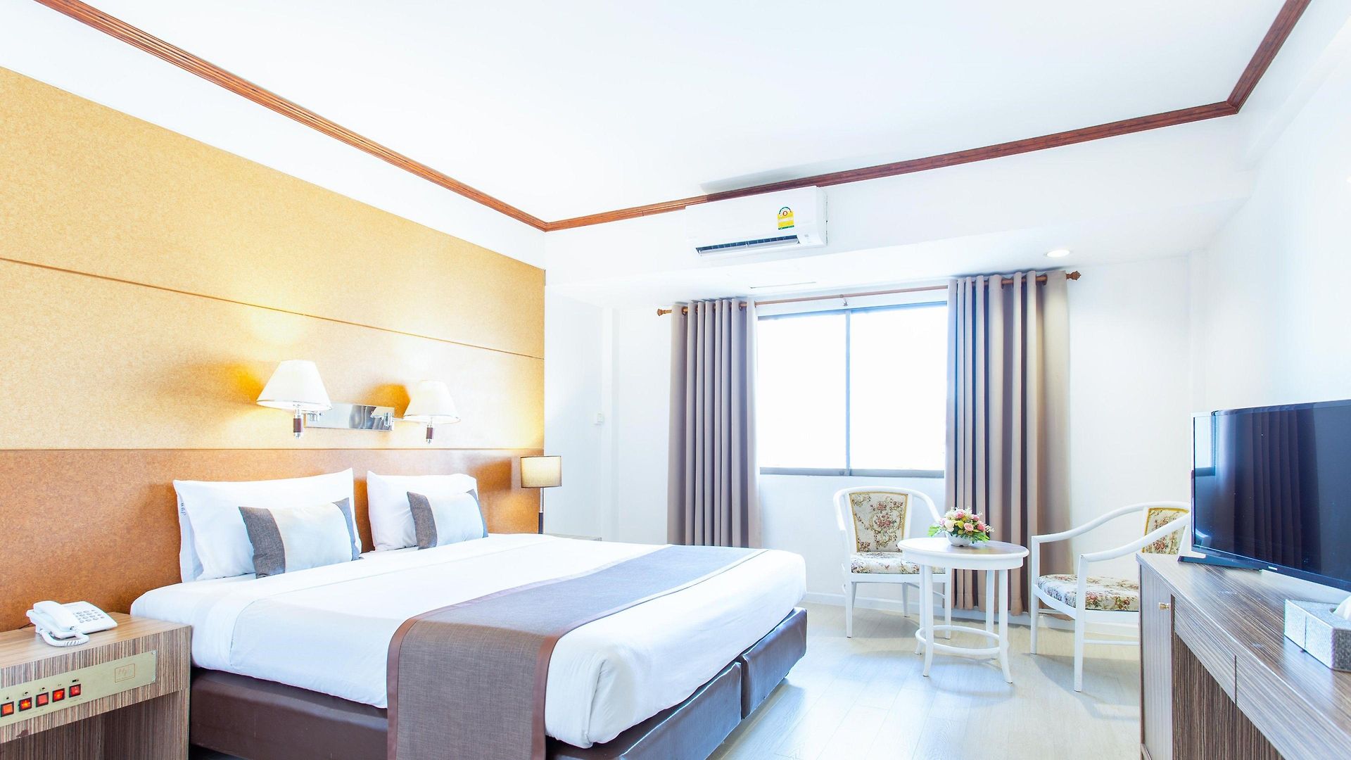 โรงแรม เดอะเบเวอร์ลีโฮเทลพัทยา Pattaya