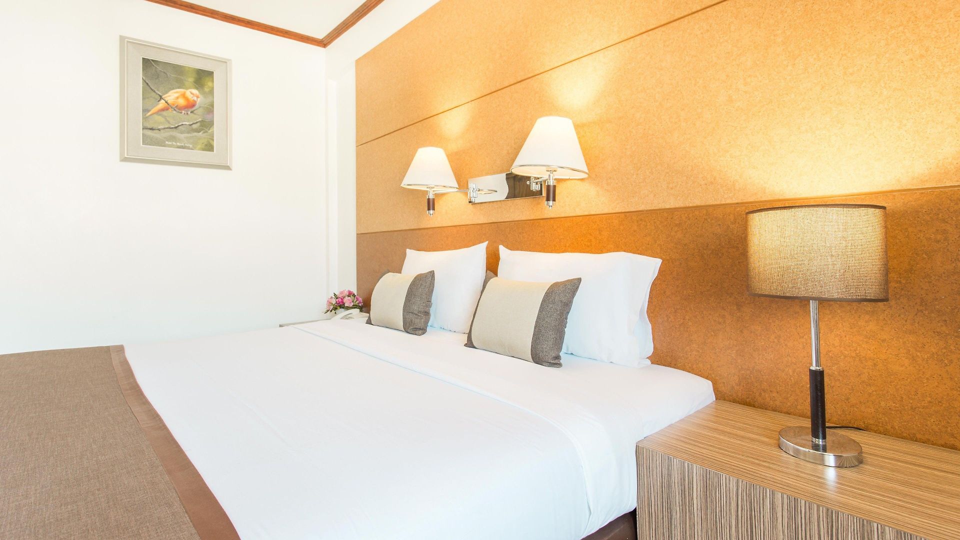 โรงแรม เดอะเบเวอร์ลีโฮเทลพัทยา Pattaya