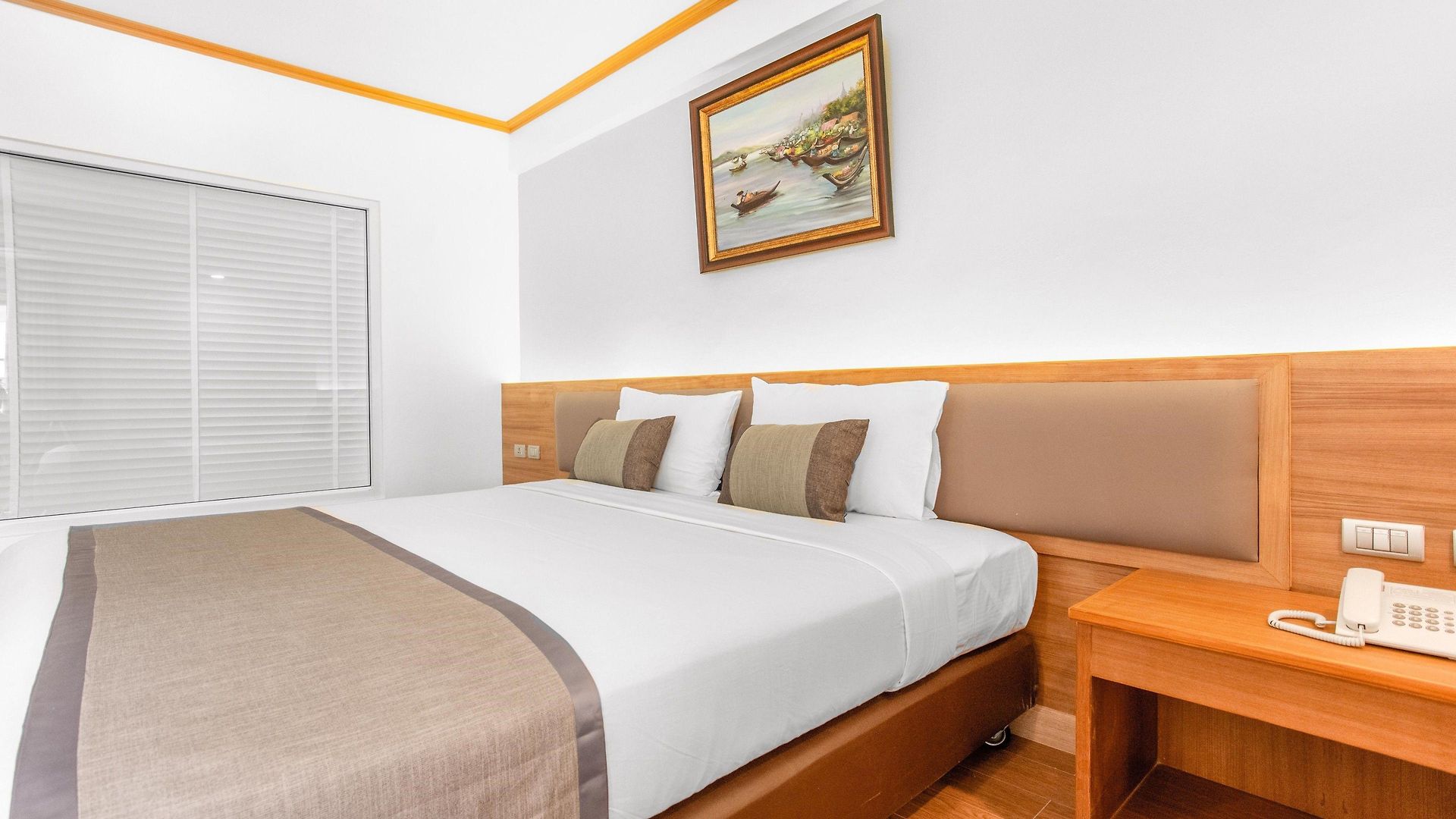 โรงแรม เดอะเบเวอร์ลีโฮเทลพัทยา 4*