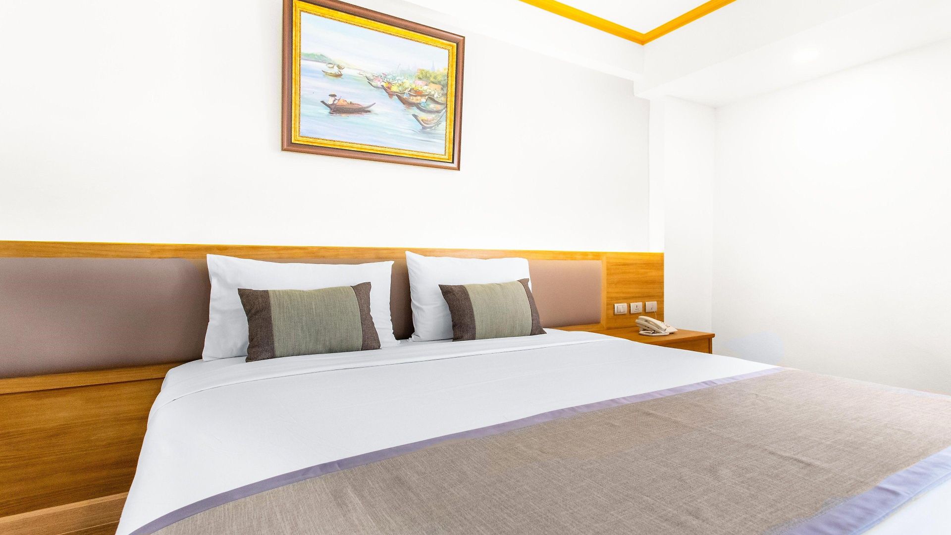 เดอะเบเวอร์ลีโฮเทลพัทยา โรงแรม Pattaya