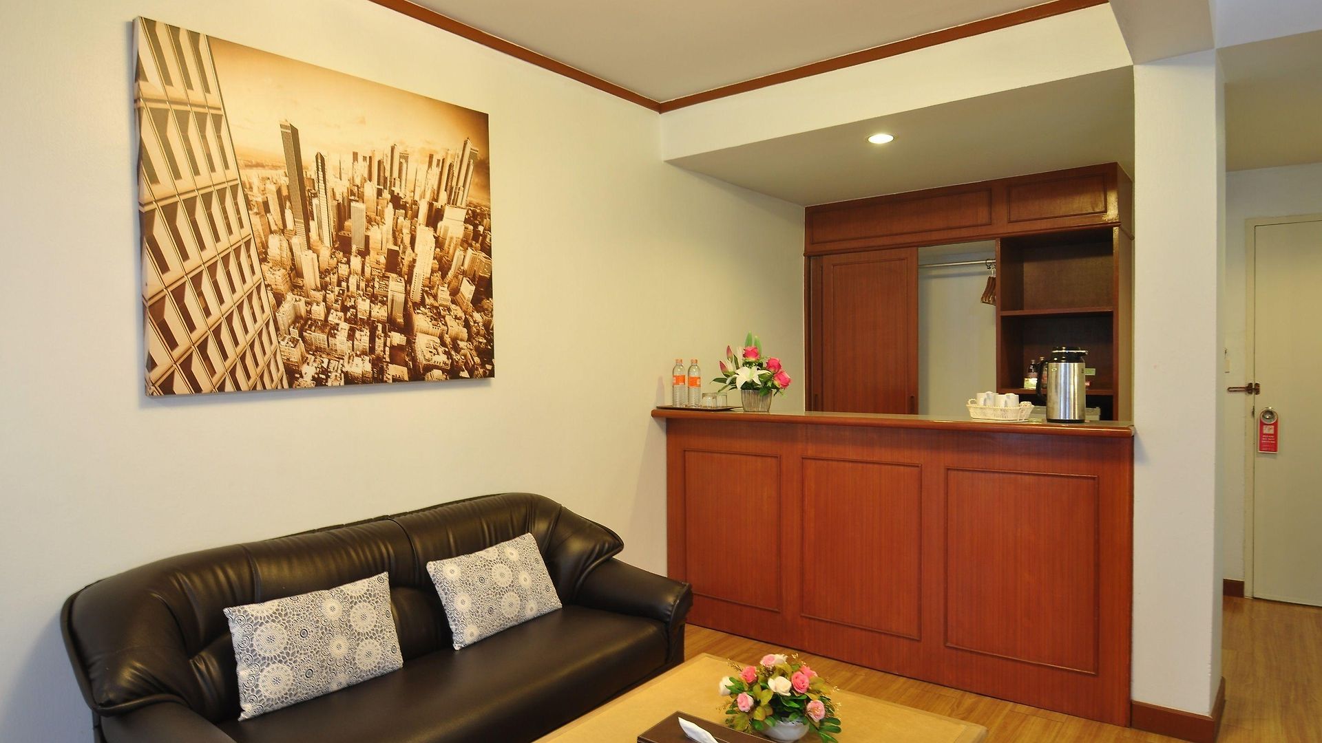 โรงแรม เดอะเบเวอร์ลีโฮเทลพัทยา Pattaya