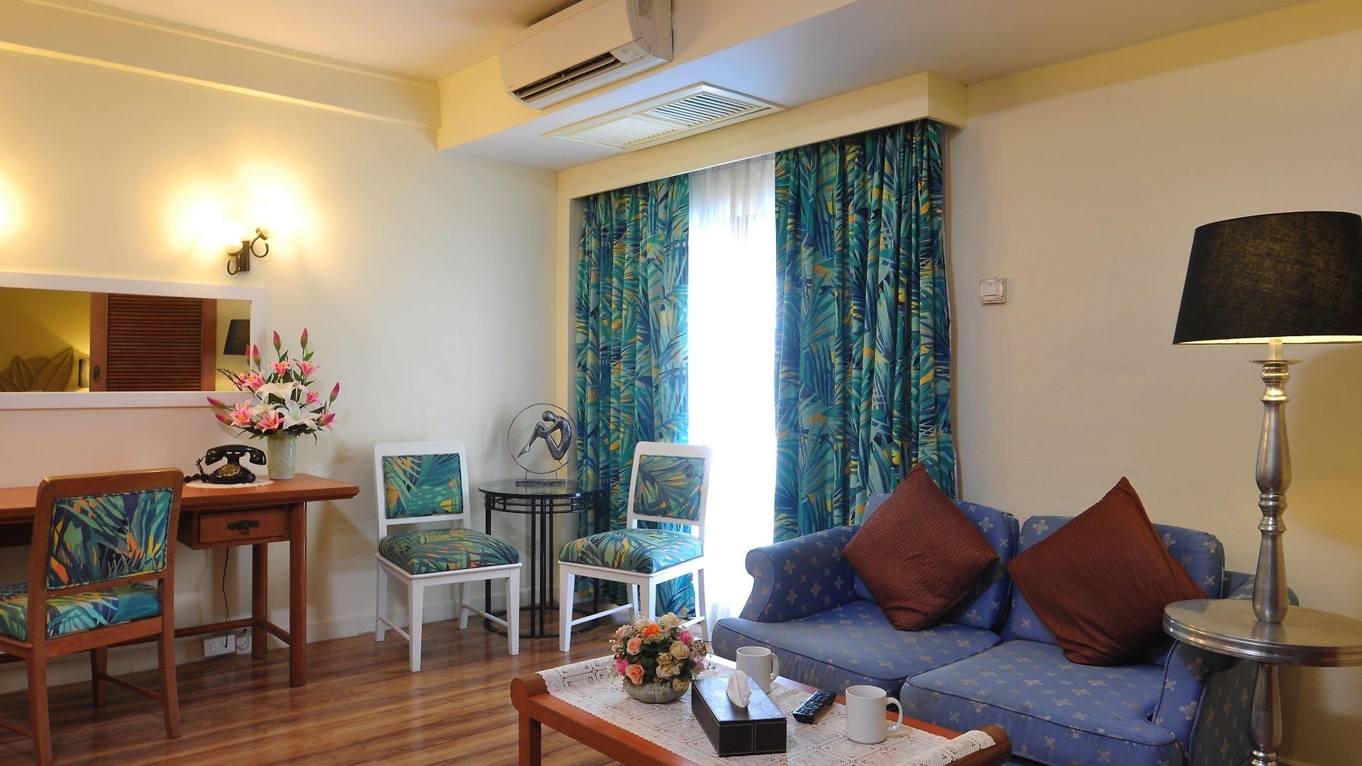 เดอะเบเวอร์ลีโฮเทลพัทยา โรงแรม Pattaya