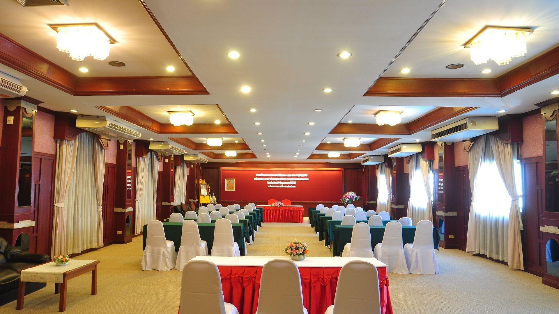 เดอะเบเวอร์ลีโฮเทลพัทยา 4* Pattaya