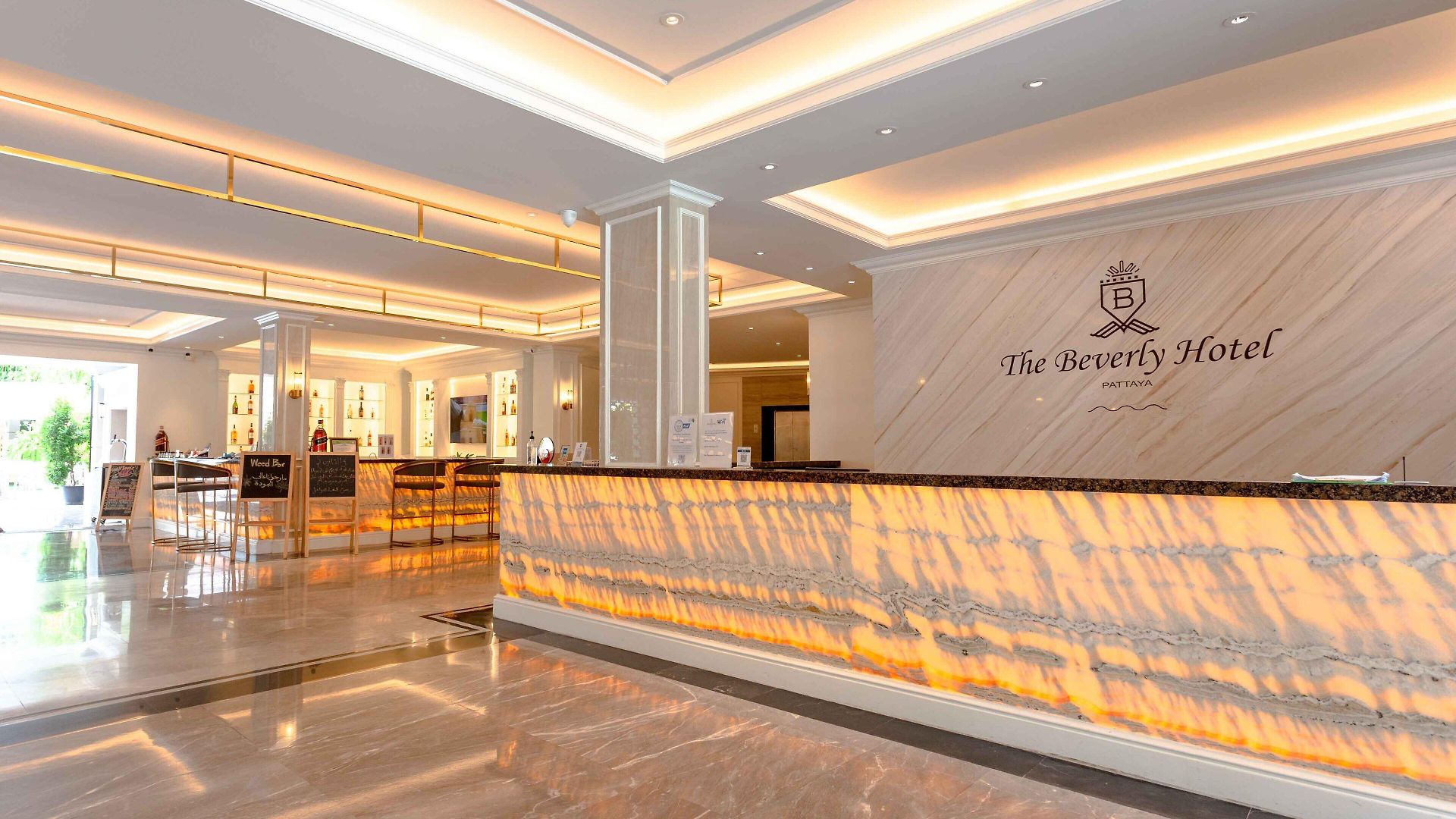 เดอะเบเวอร์ลีโฮเทลพัทยา โรงแรม Pattaya