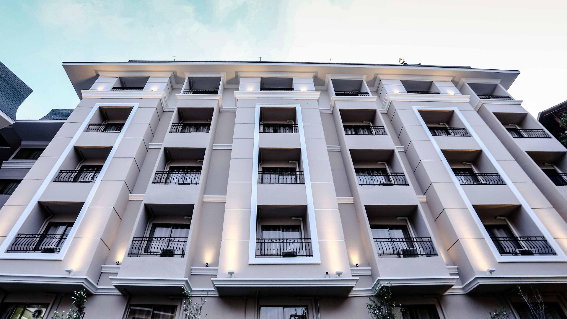 เดอะเบเวอร์ลีโฮเทลพัทยา โรงแรม 4*