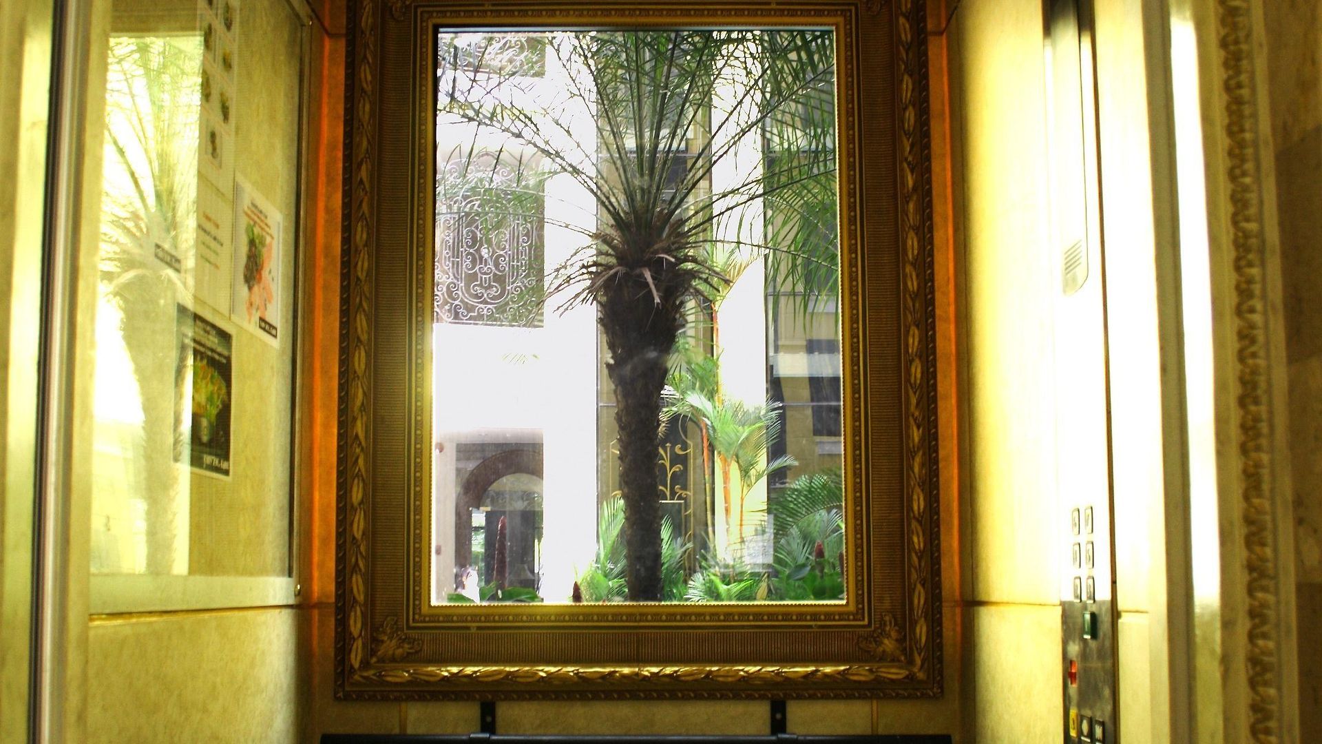 Hotel Four Seasons Place
