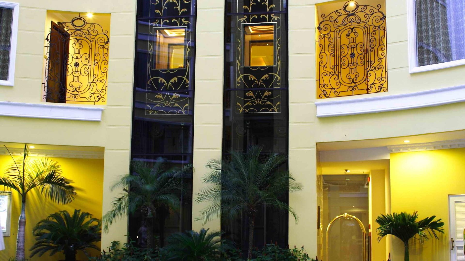 Four Seasons Place