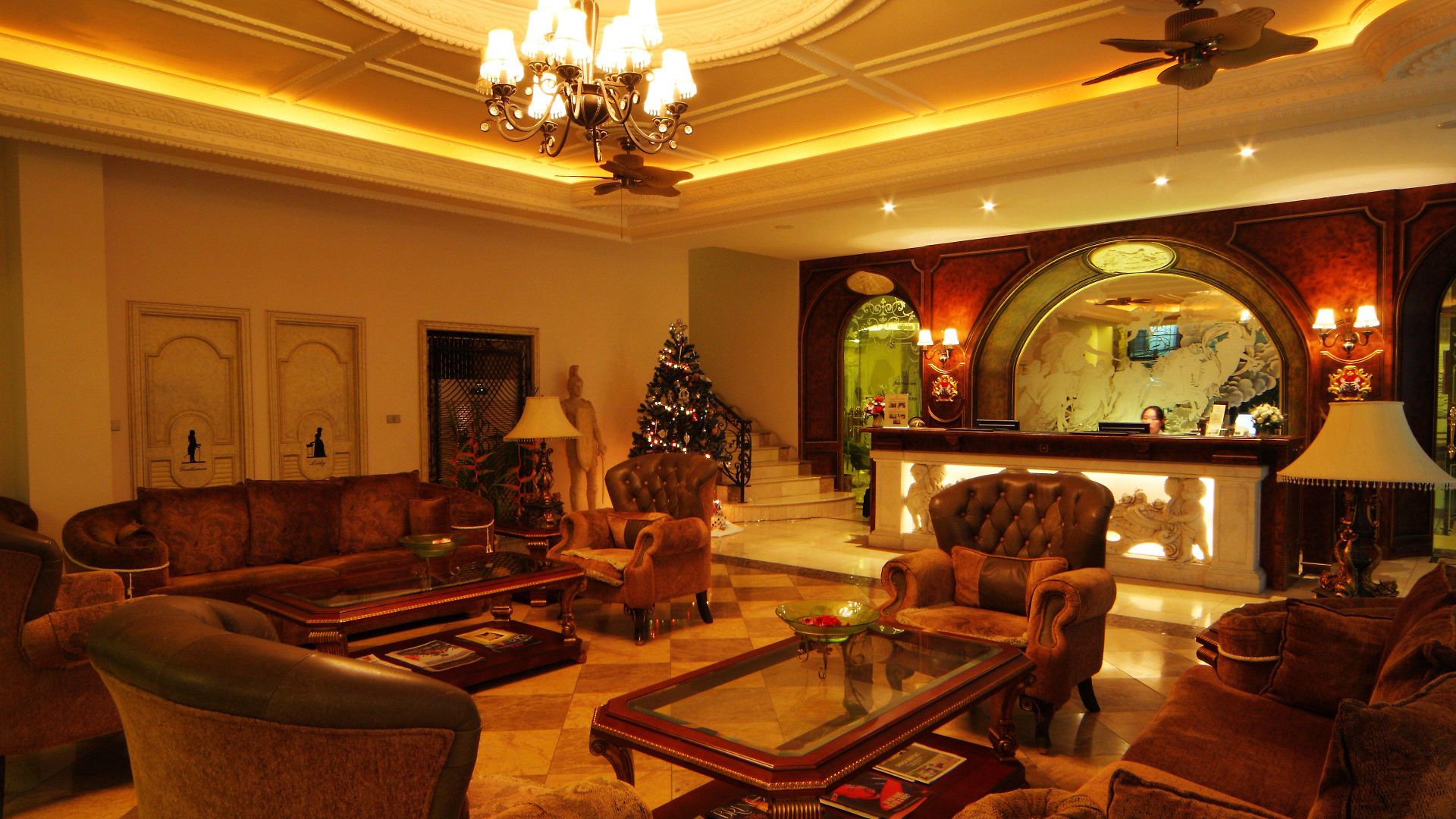 Four Seasons Place โรงแรม