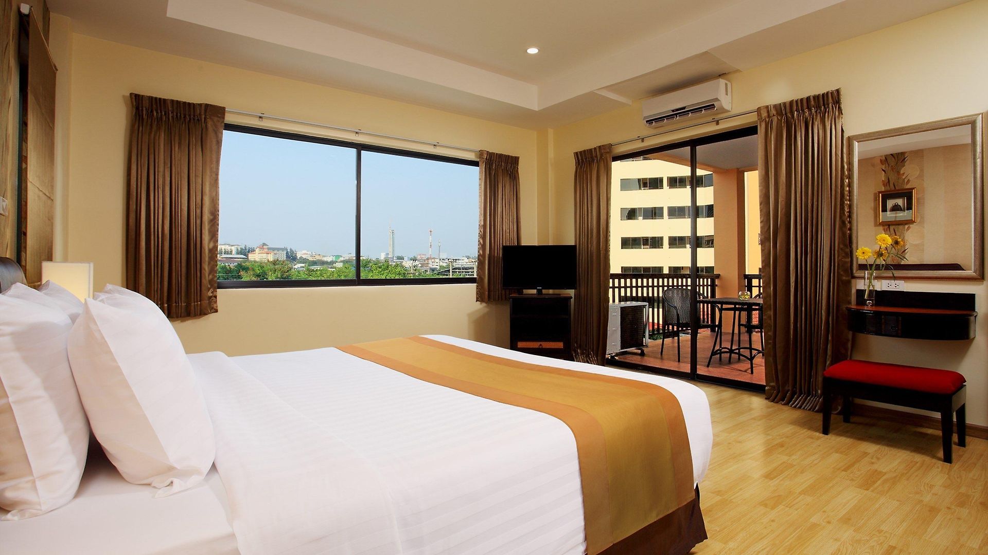 Nova Park โรงแรม 4*