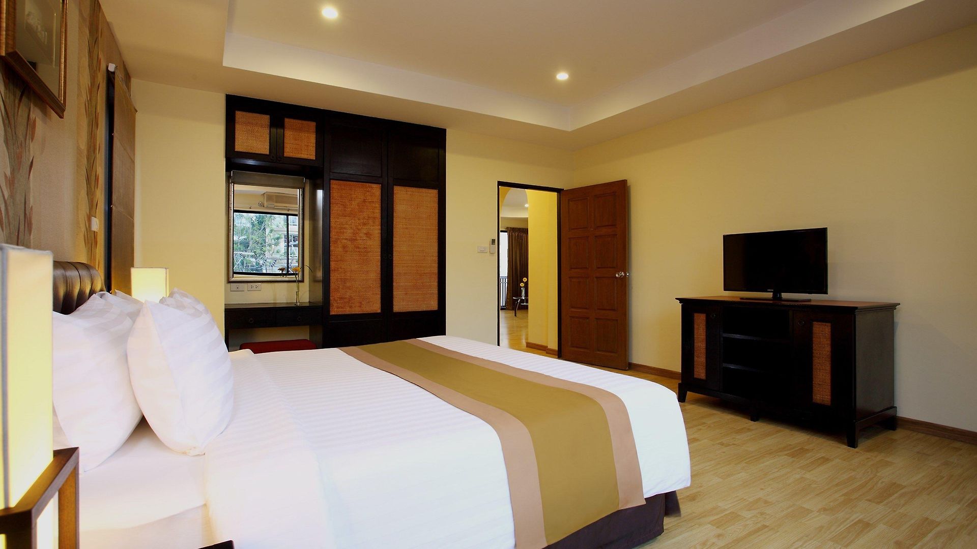 Nova Park โรงแรม 4*