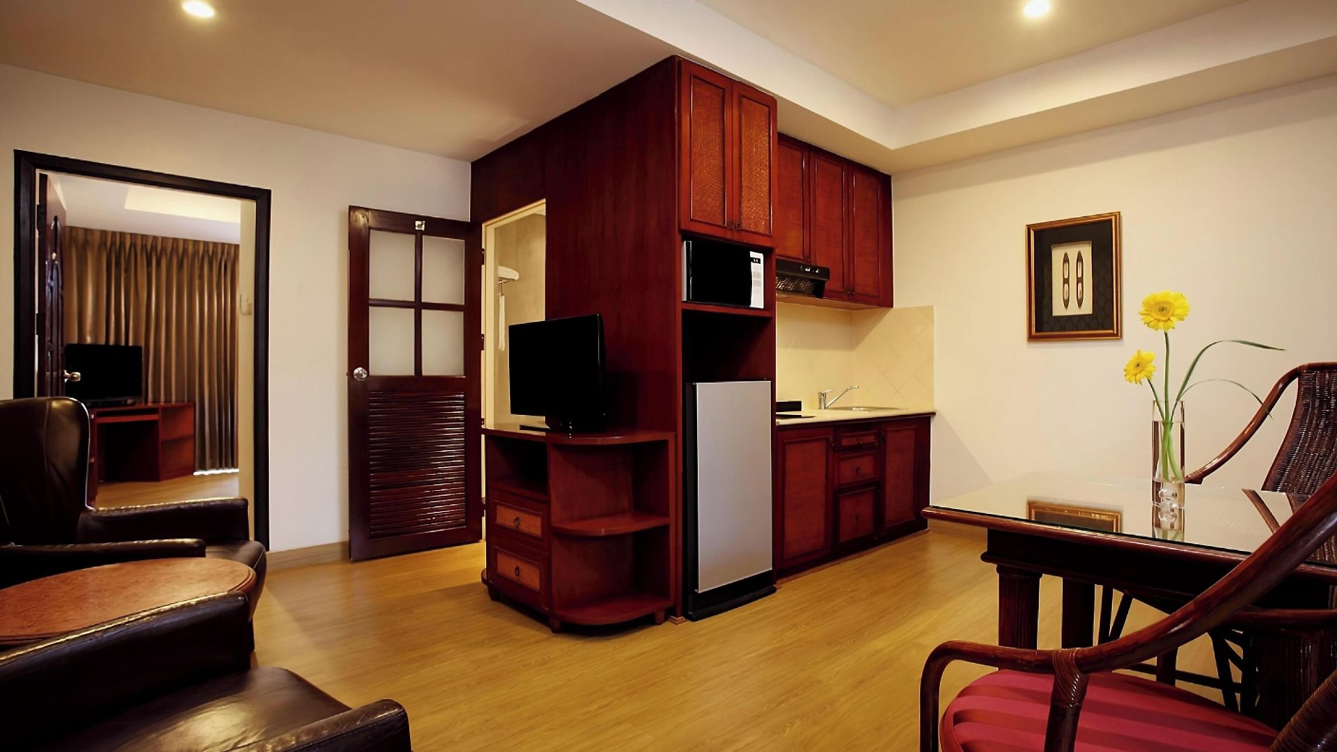 โรงแรม Nova Park 4*