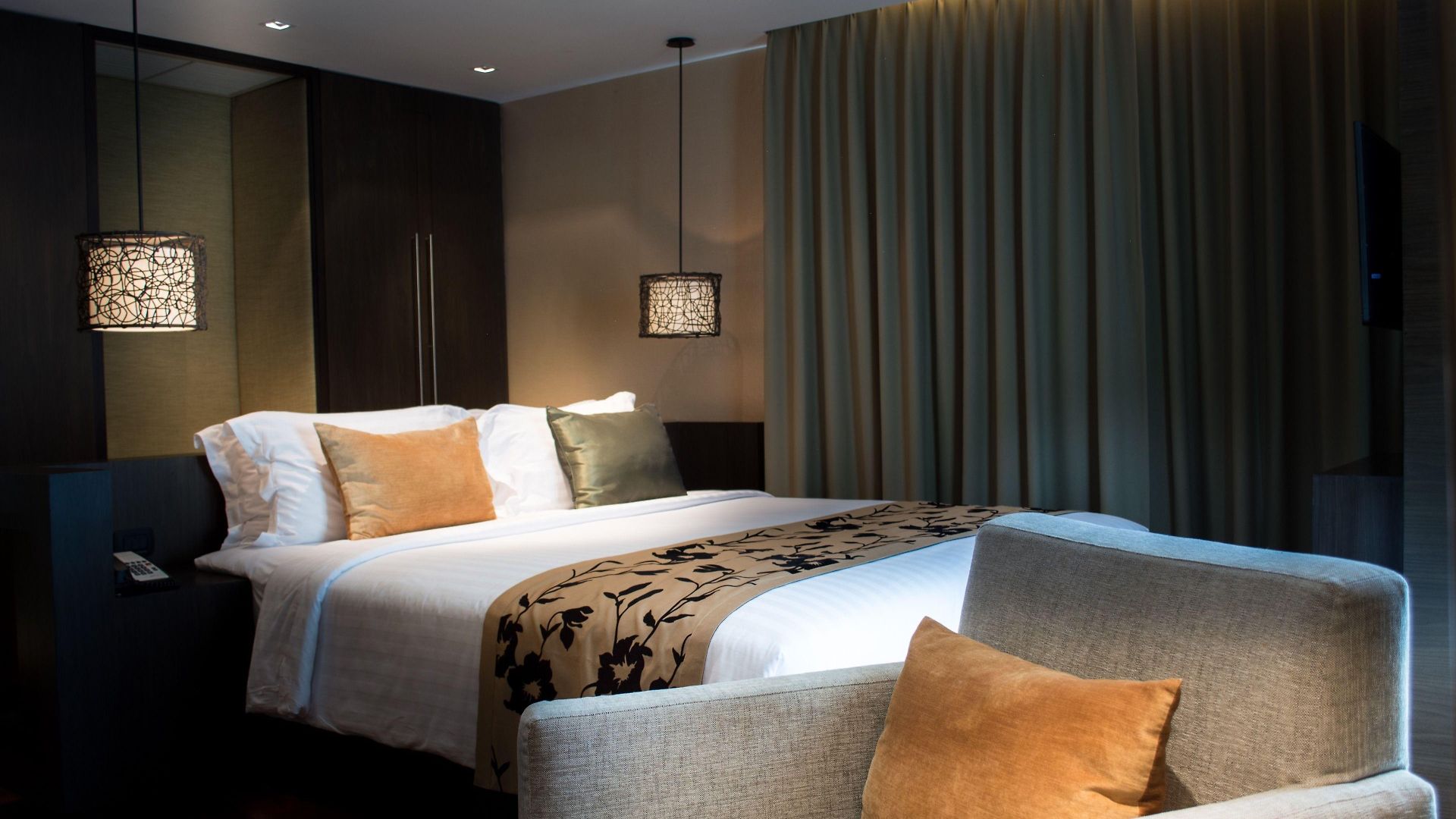 โรงแรม A-one 4*