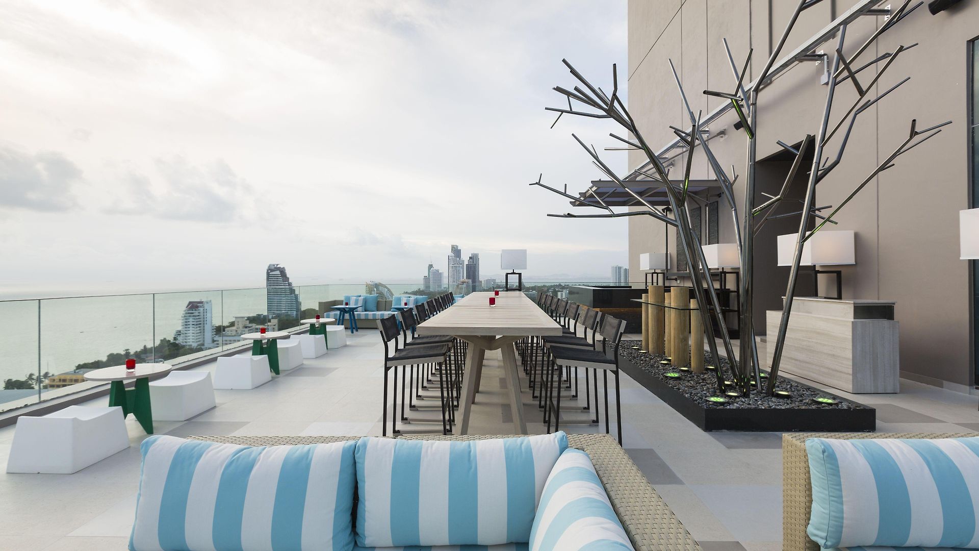 โรงแรม โรงแรมฮอลิเดย์อินน์ พัทยา 5*