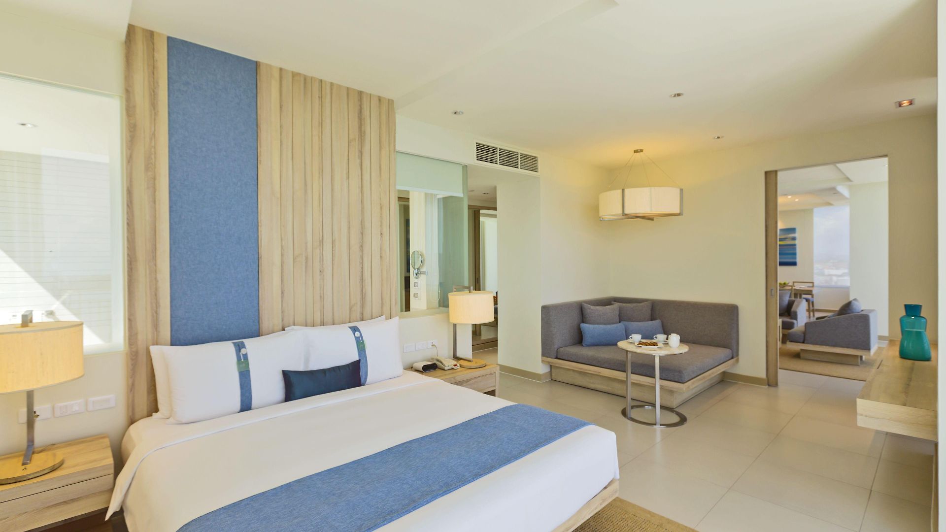 โรงแรม โรงแรมฮอลิเดย์อินน์ พัทยา 5*