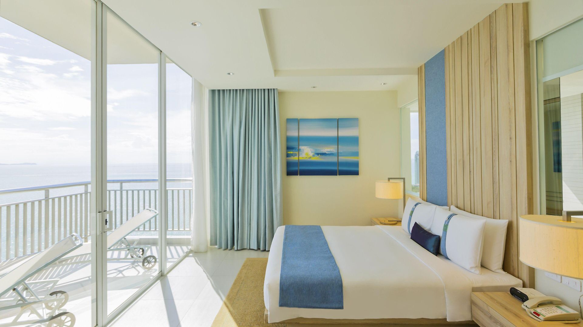 โรงแรม โรงแรมฮอลิเดย์อินน์ พัทยา Pattaya