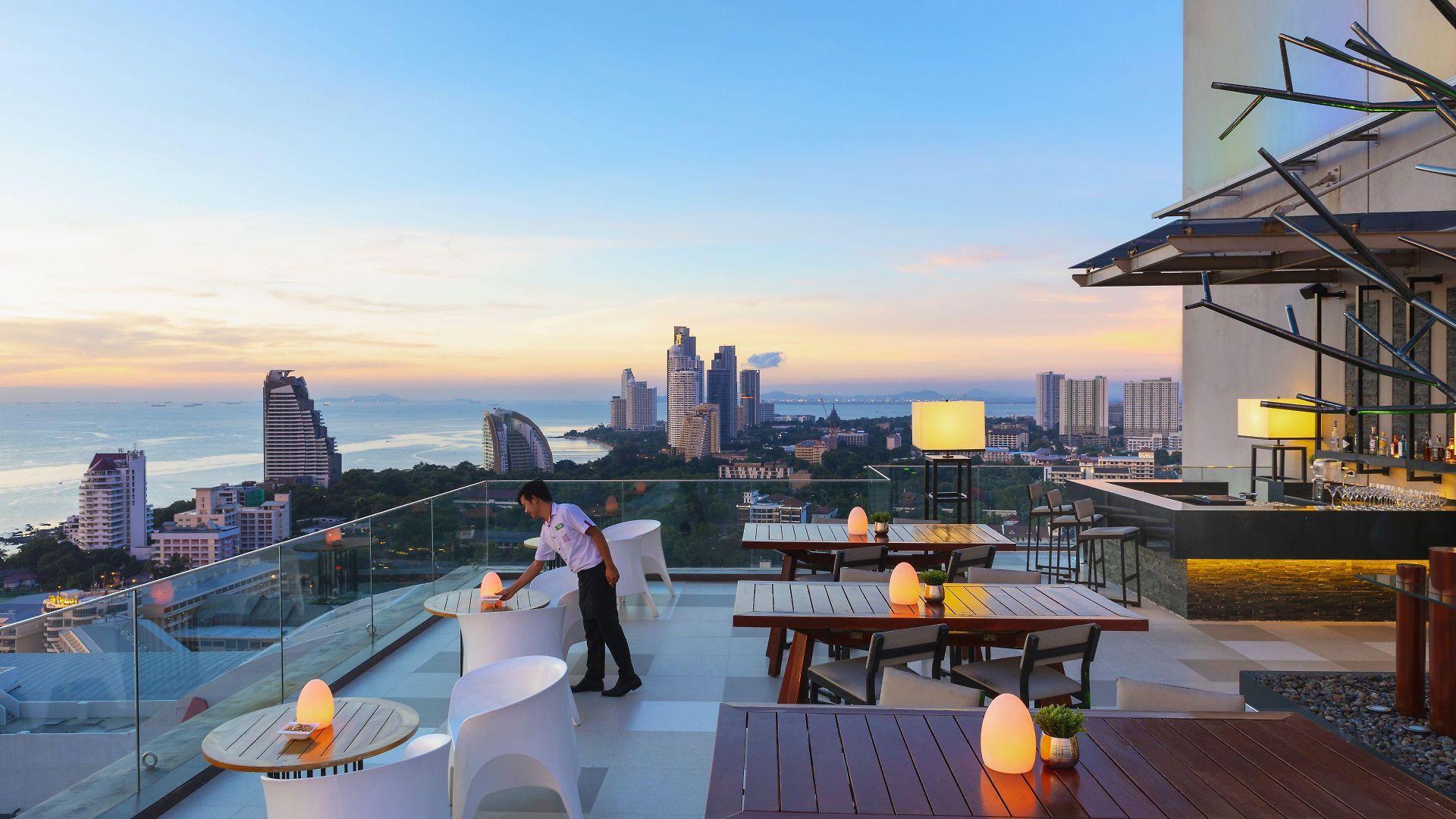 โรงแรมฮอลิเดย์อินน์ พัทยา โรงแรม Pattaya