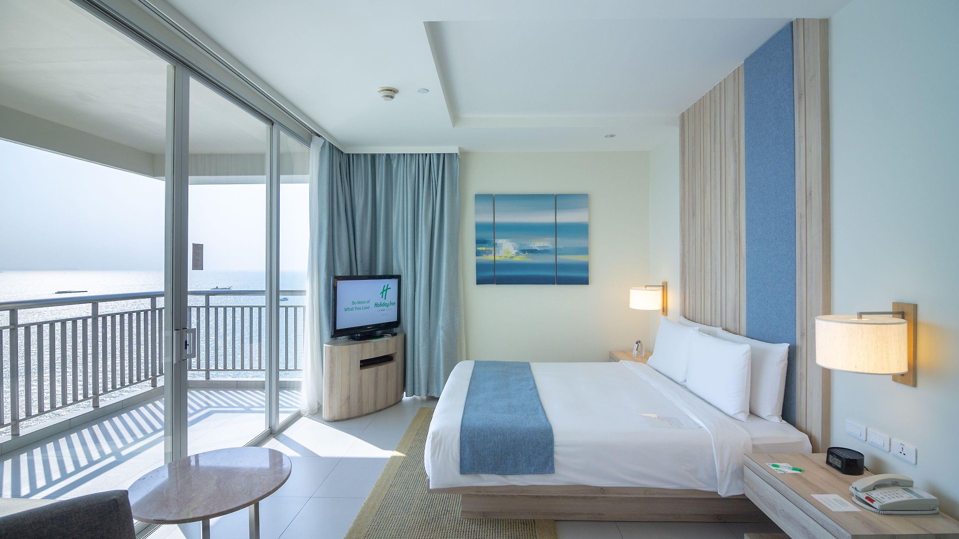 โรงแรม โรงแรมฮอลิเดย์อินน์ พัทยา
