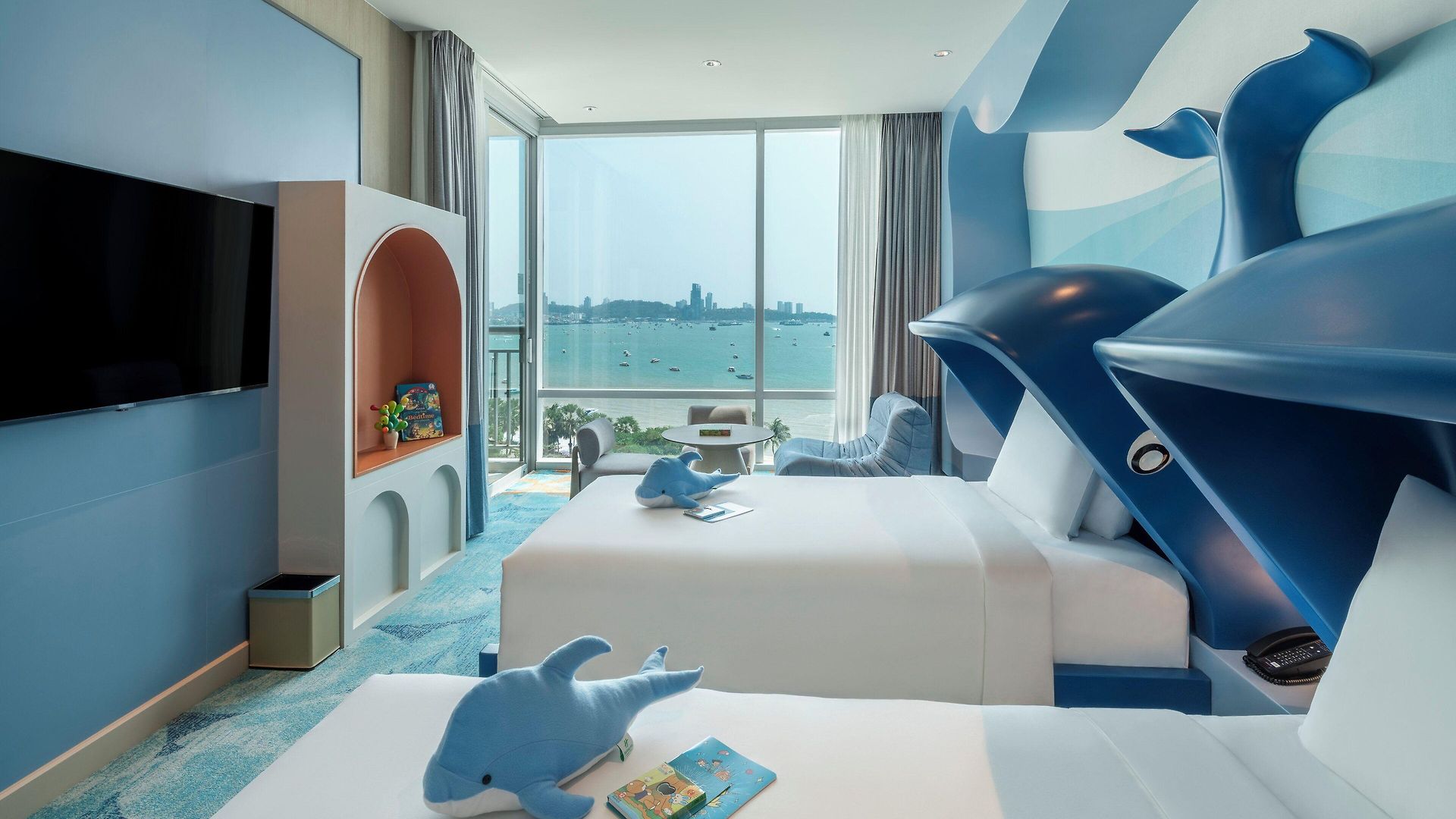 โรงแรมฮอลิเดย์อินน์ พัทยา โรงแรม 5*