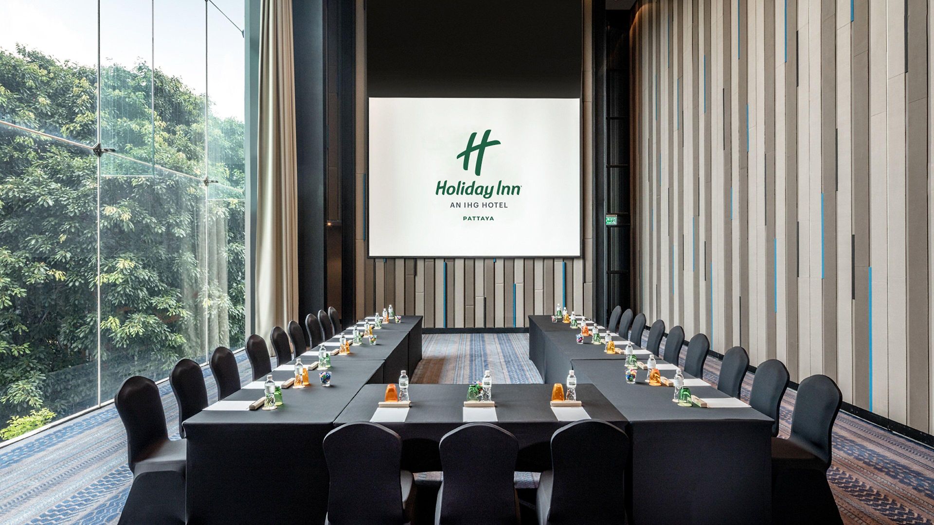 โรงแรมฮอลิเดย์อินน์ พัทยา โรงแรม