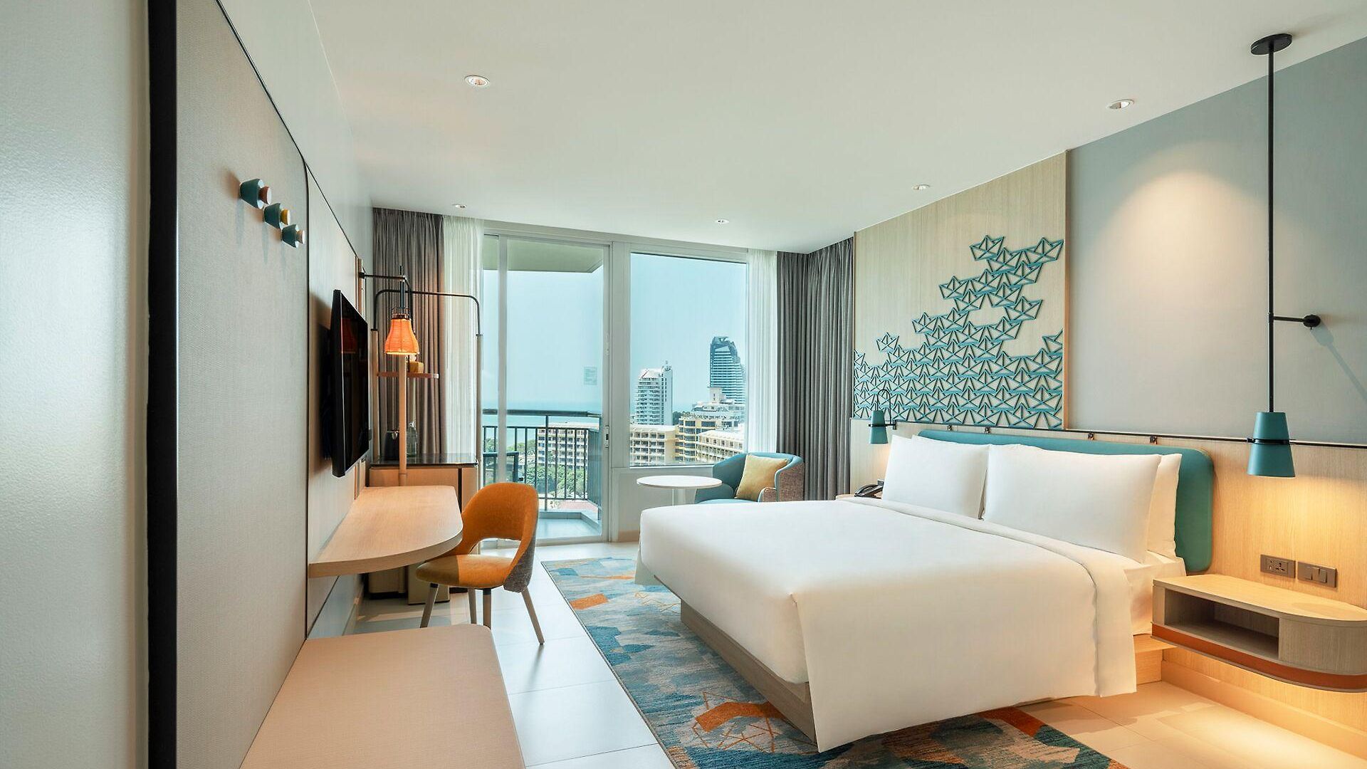 โรงแรม โรงแรมฮอลิเดย์อินน์ พัทยา