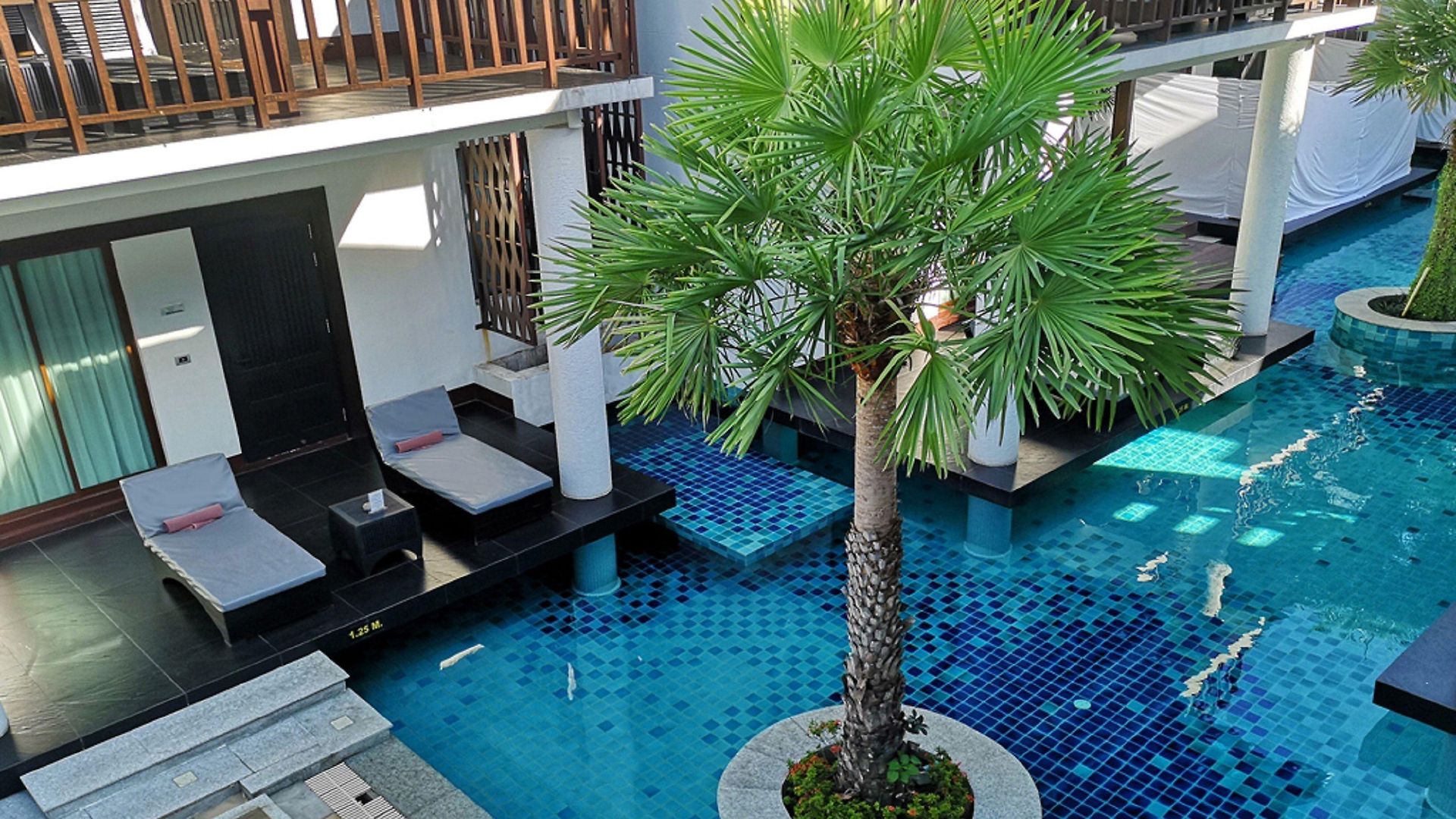Z Through By The Zign โรงแรม Pattaya