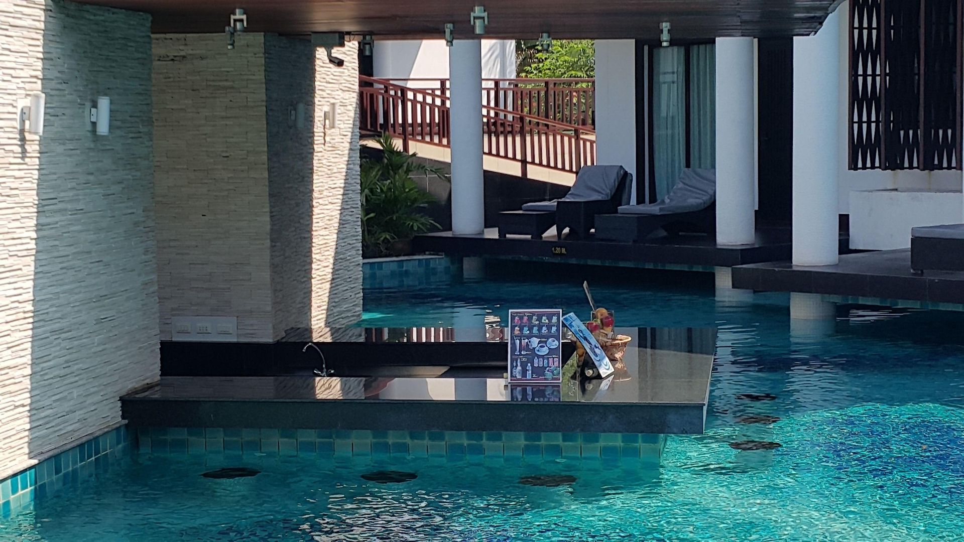 Z Through By The Zign โรงแรม Pattaya