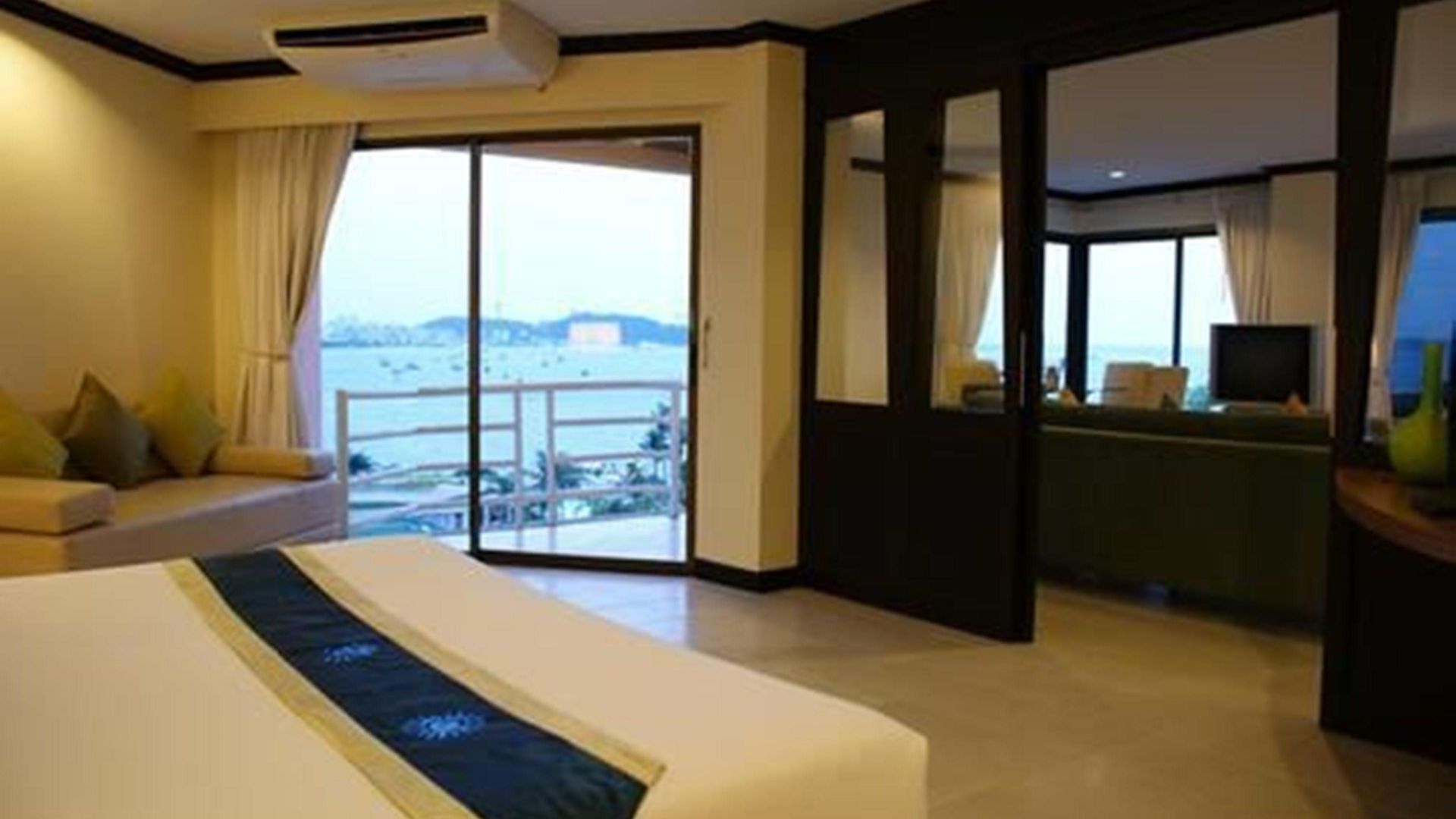 Bella Metro Hotel